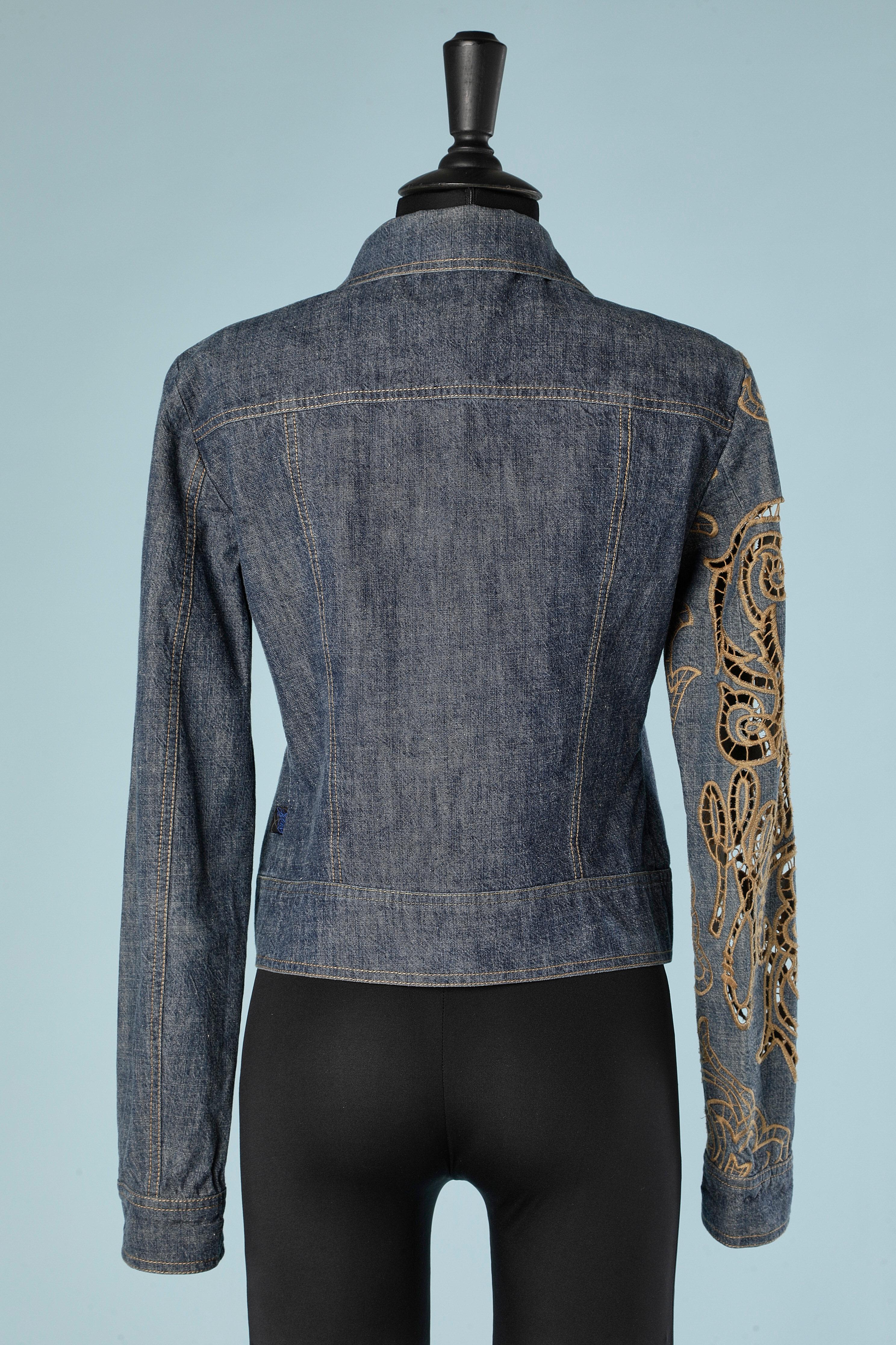 Denim-Jacke mit durchsichtigen Stickereien auf den Ärmeln von Christian Lacroix Jeans  im Angebot 1