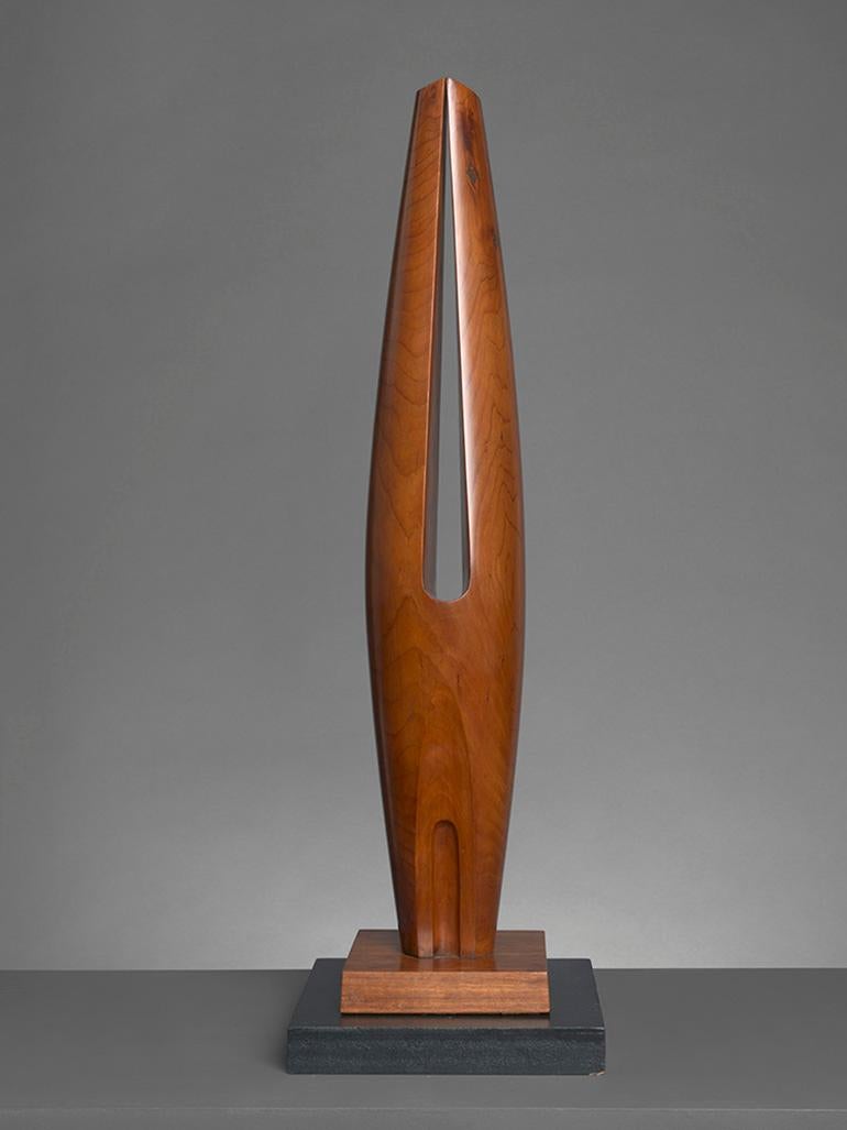 Roseveor - 20. Jahrhundert, einzigartiges geschnitztes Eibenholz von Denis Mitchell  im Angebot 1