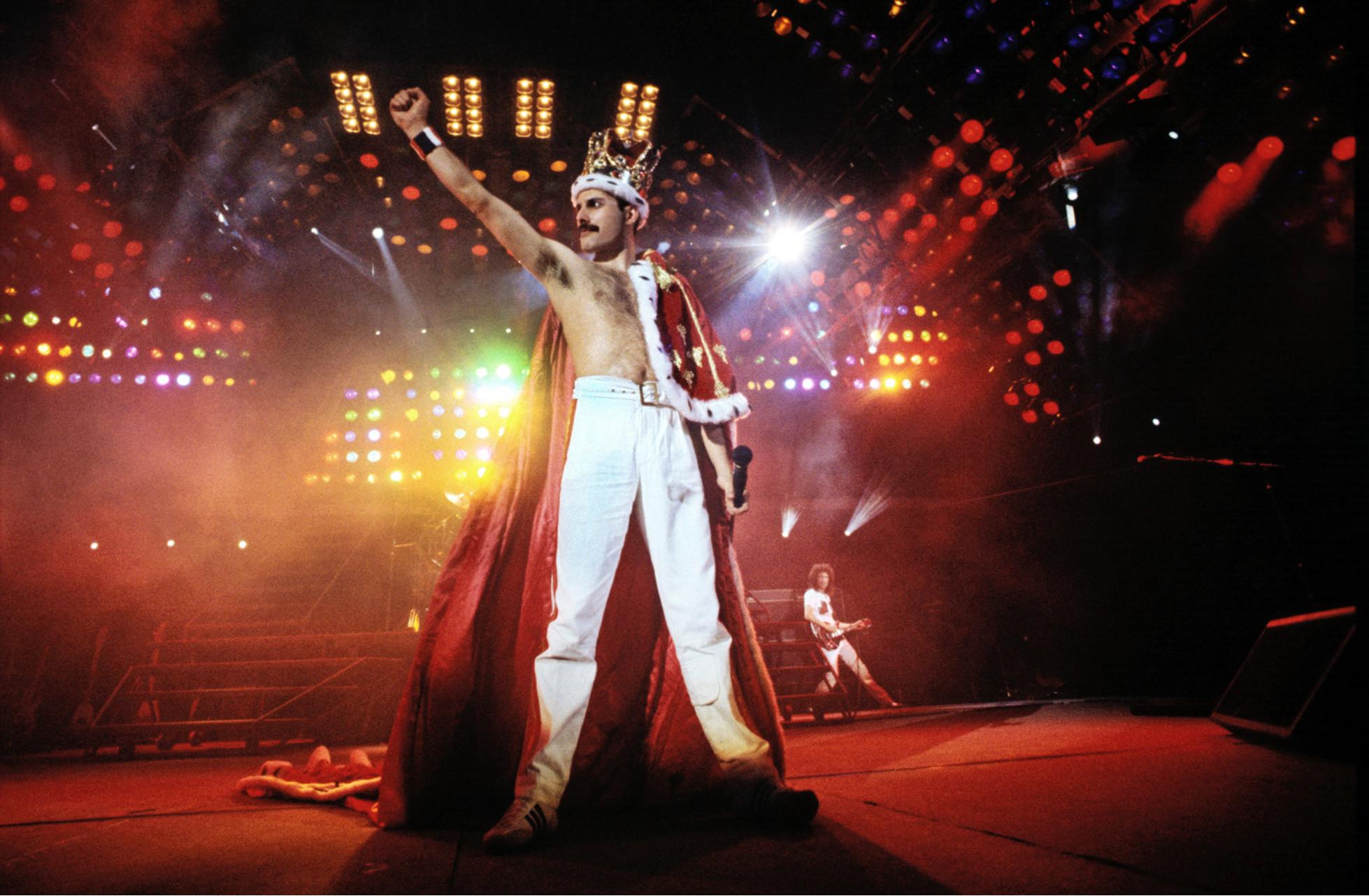 Freddie Mercury von Königin, letzte Performance im Wembley-Stadion 1986 von Denis O'Regan