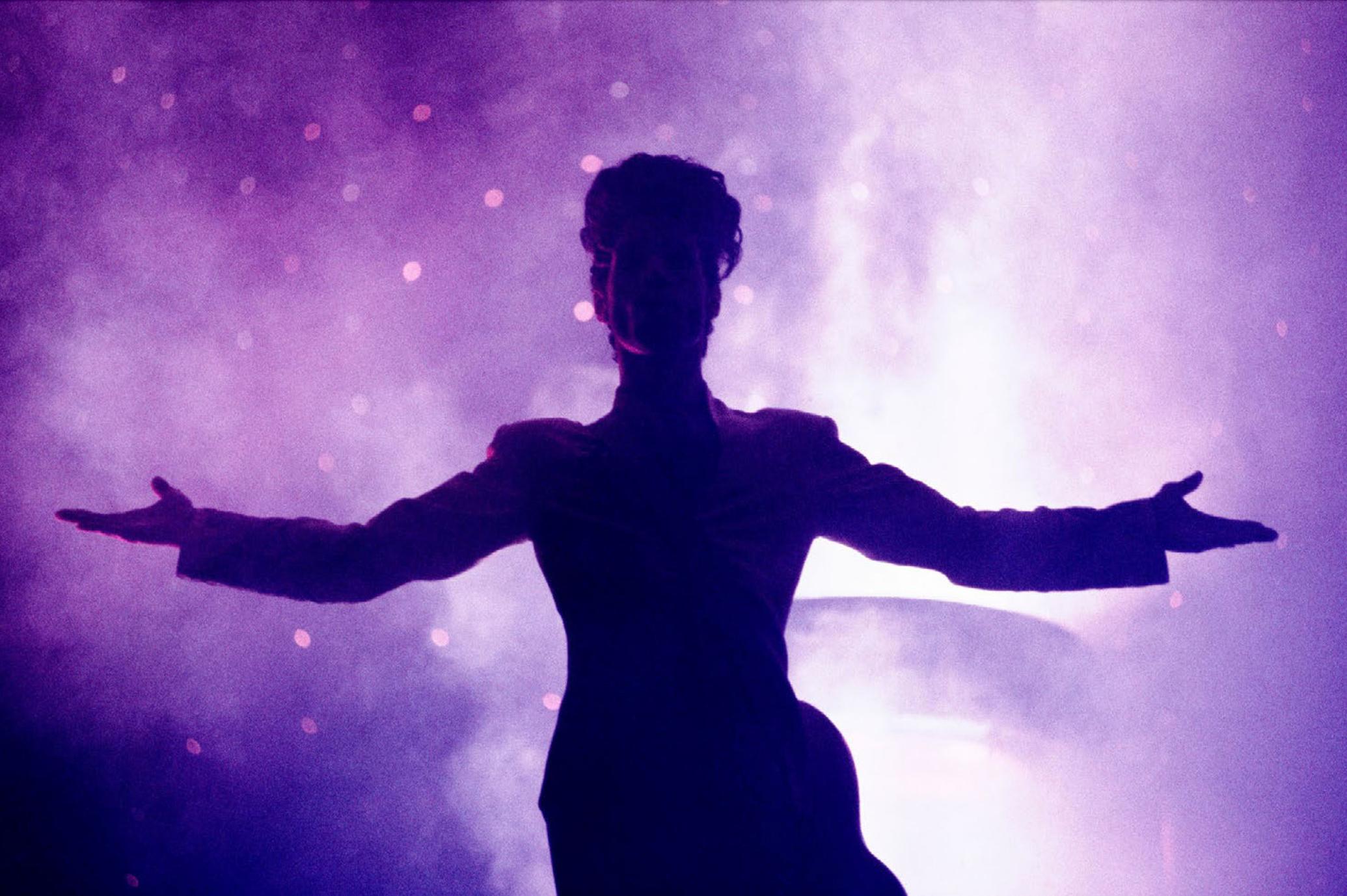 Fine art 20x24" print of musician Prince on stage, Earls Court, London,
June, 1992. Taken by acclaimed photographer, Denis O'Regan

Printed to order on Hahnemühle Photo Rag 308gsm
Fine Art Paper by a Hahnemühle certified printer in London

Signed