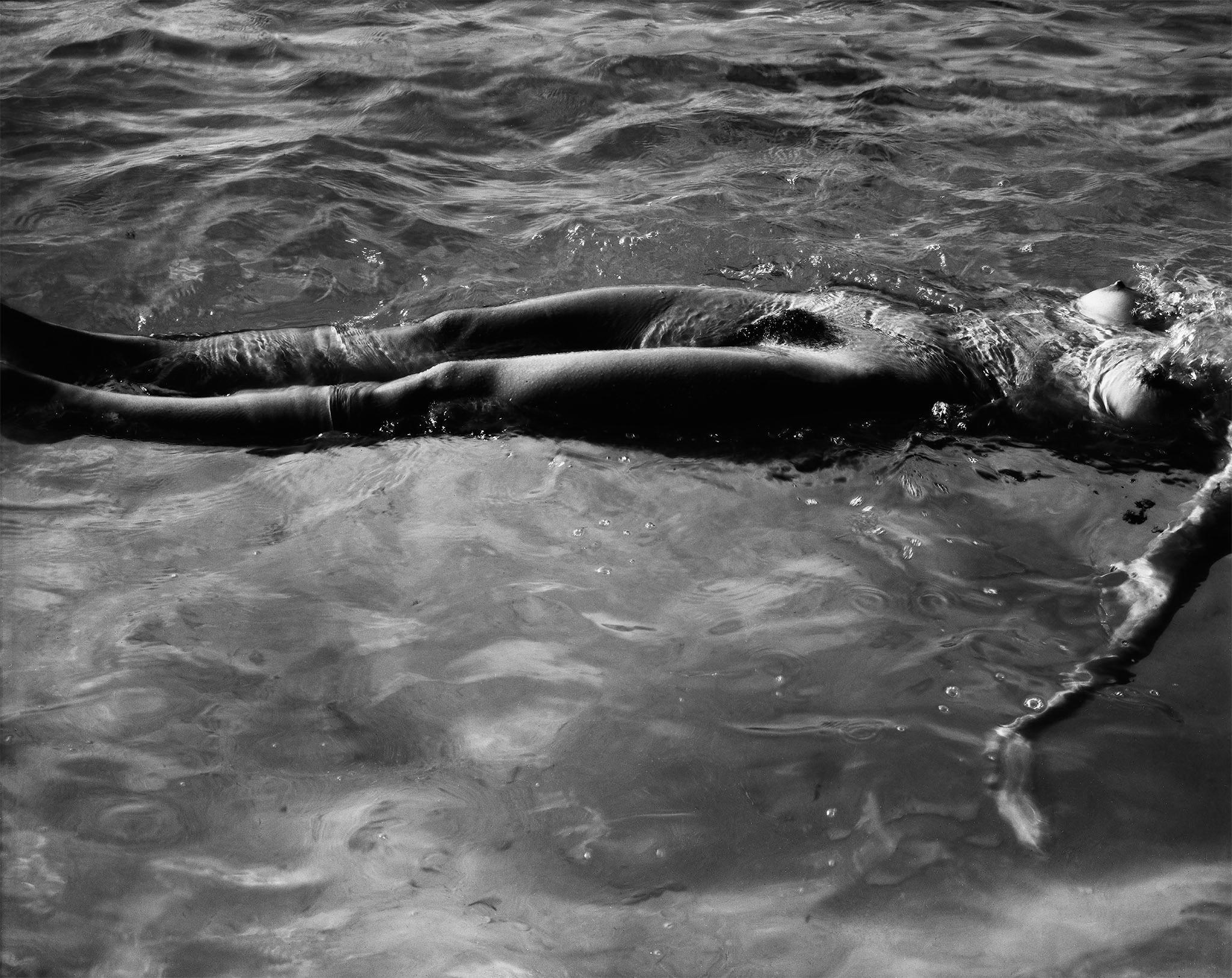 Denis Piel Portrait Photograph – Cooling Off (1), Mustique, Westindische Inseln, 1984