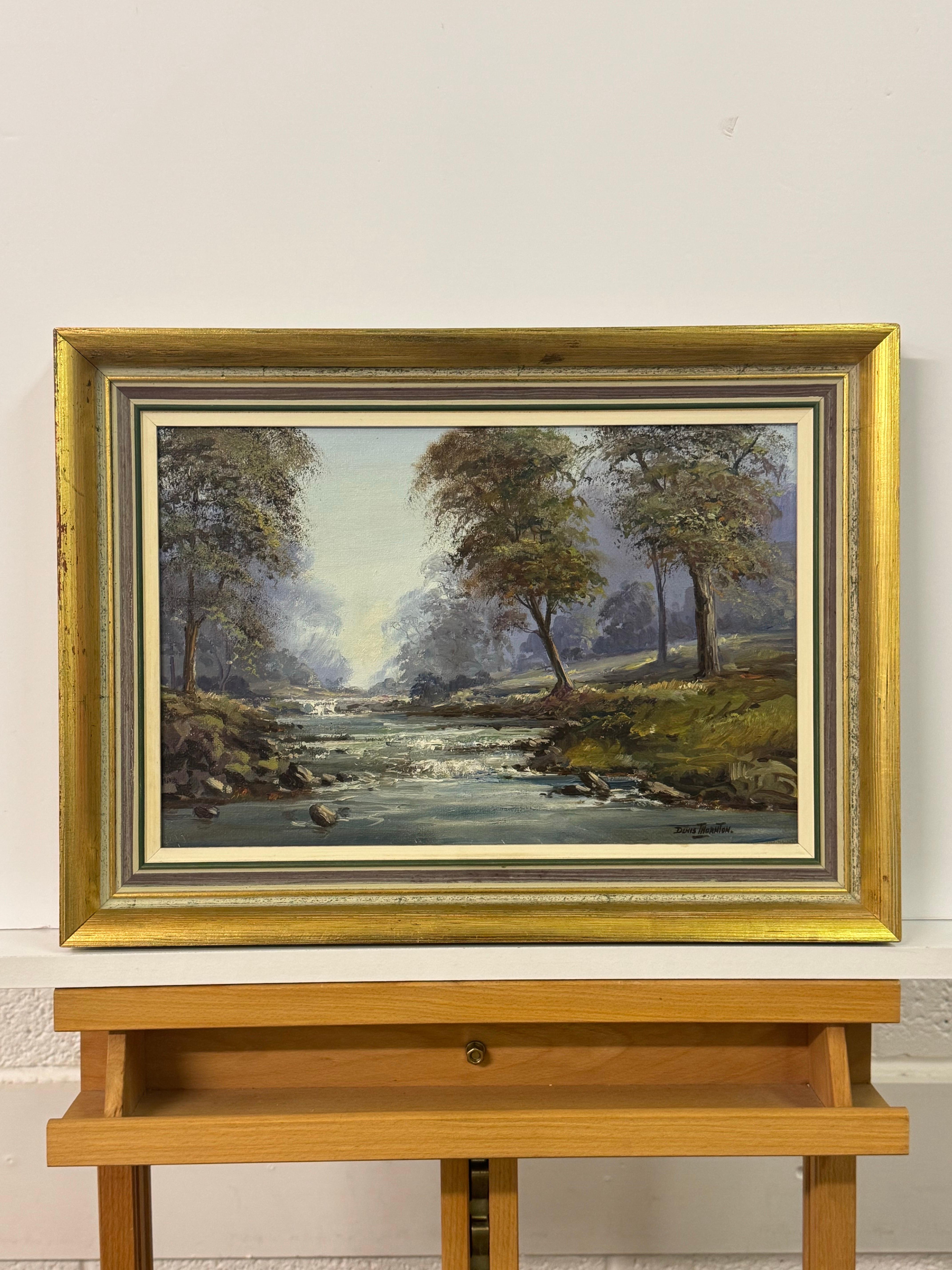 Pintura al óleo de un río arbolado en un bosque de Irlanda por un artista irlandés - Painting De la posguerra de Denis Thornton