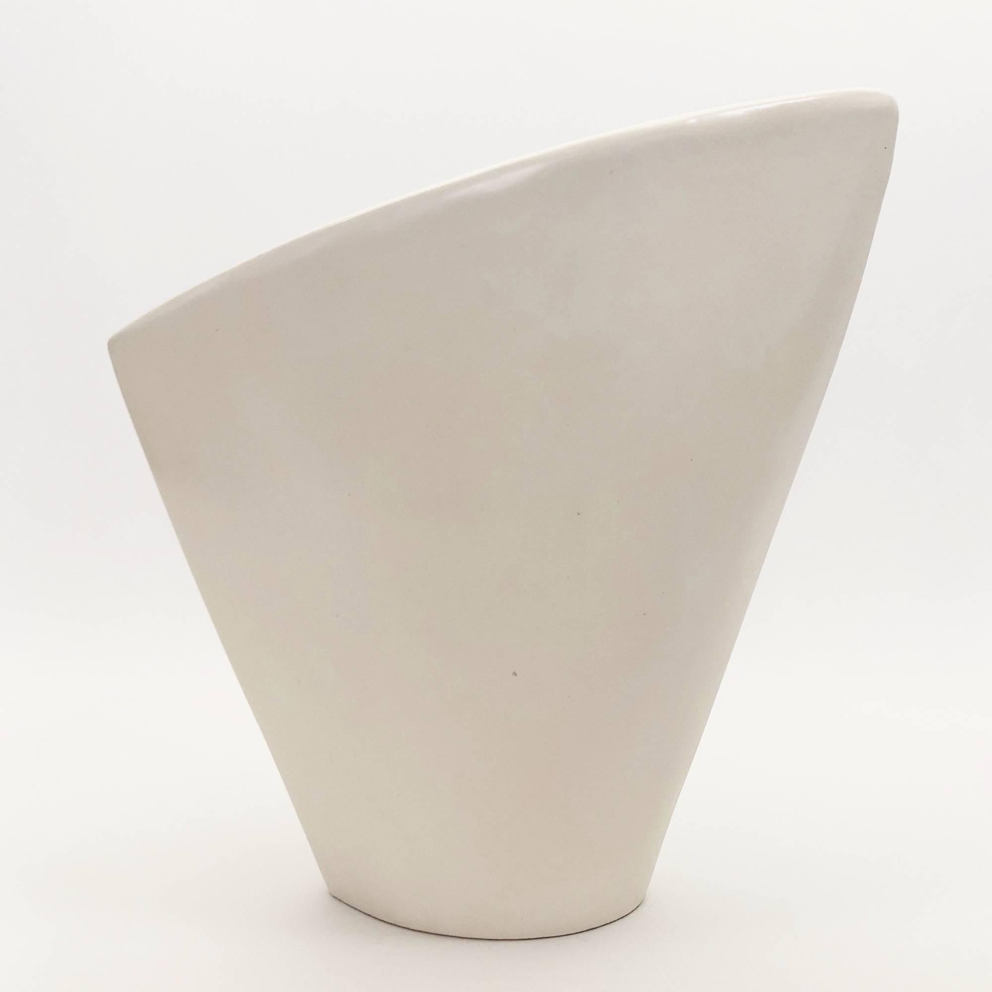 French Denise and Peter Orlando, Large Decorative Vase, Cream White For Sale