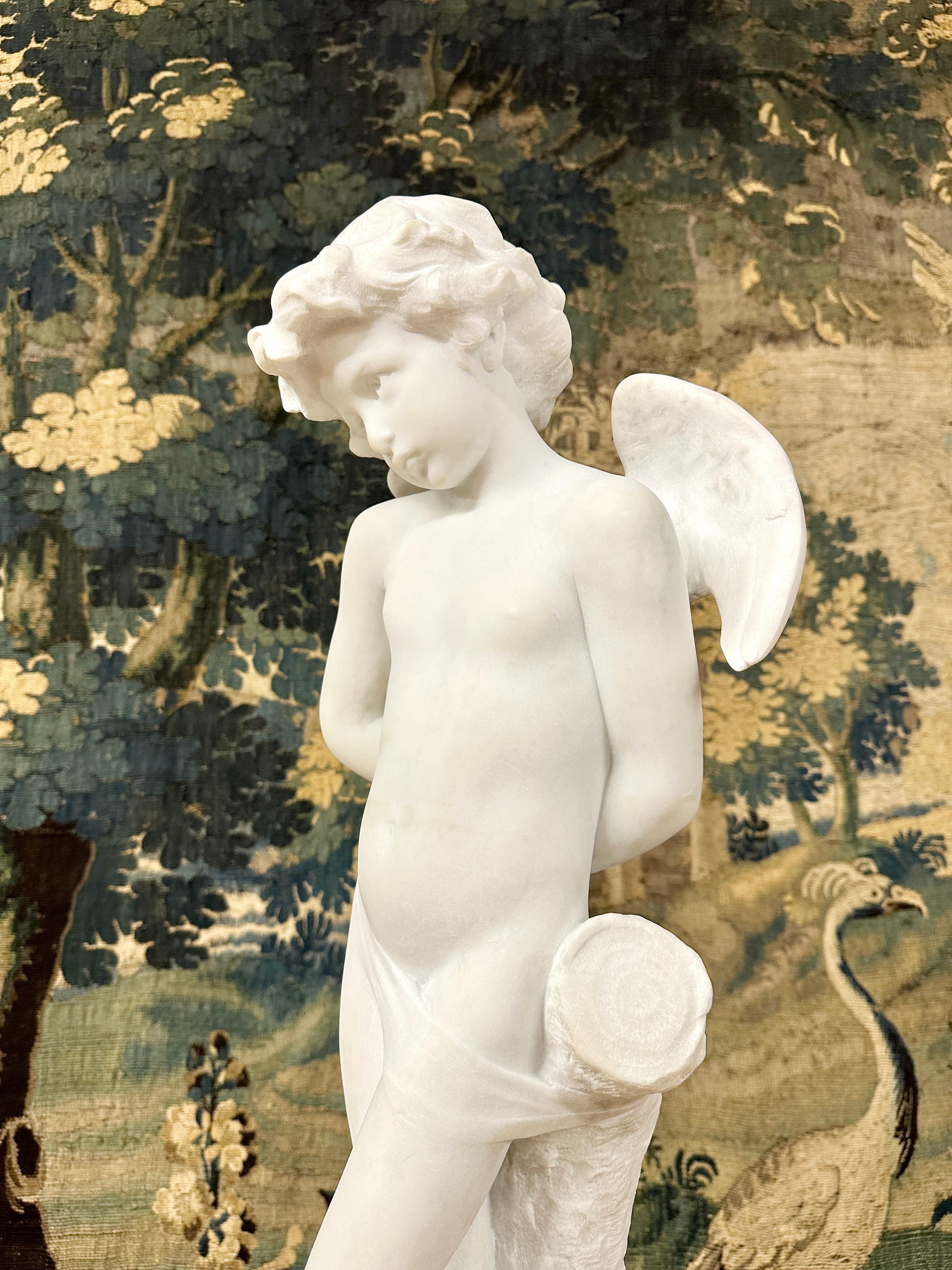 XIXe siècle Statue de Cupidon en marbre blanc, signée Denise Delavigne