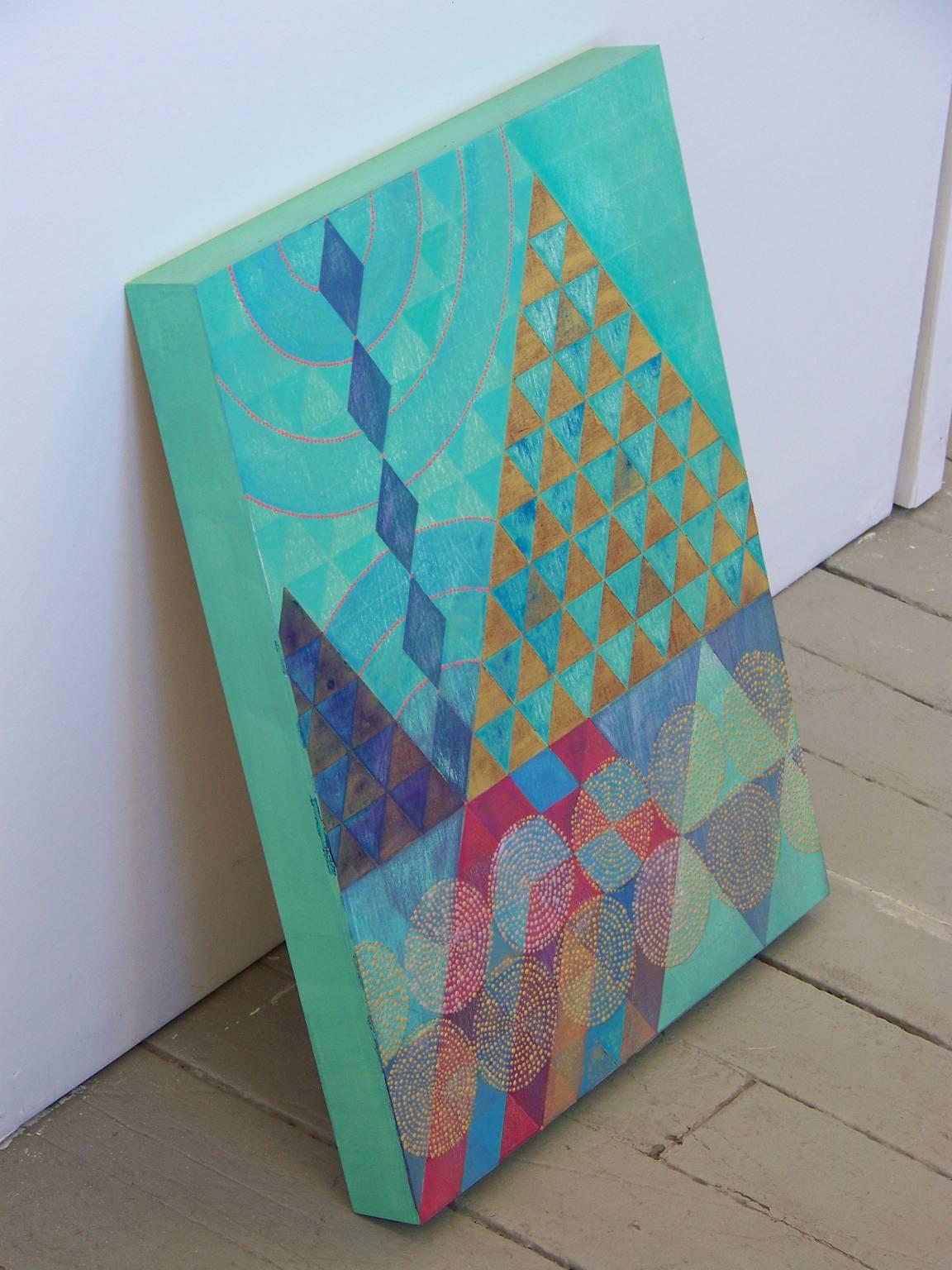 « Triangles 6 », abstrait, géométrique, vert, or, rouge, bleu, peinture acrylique en vente 4