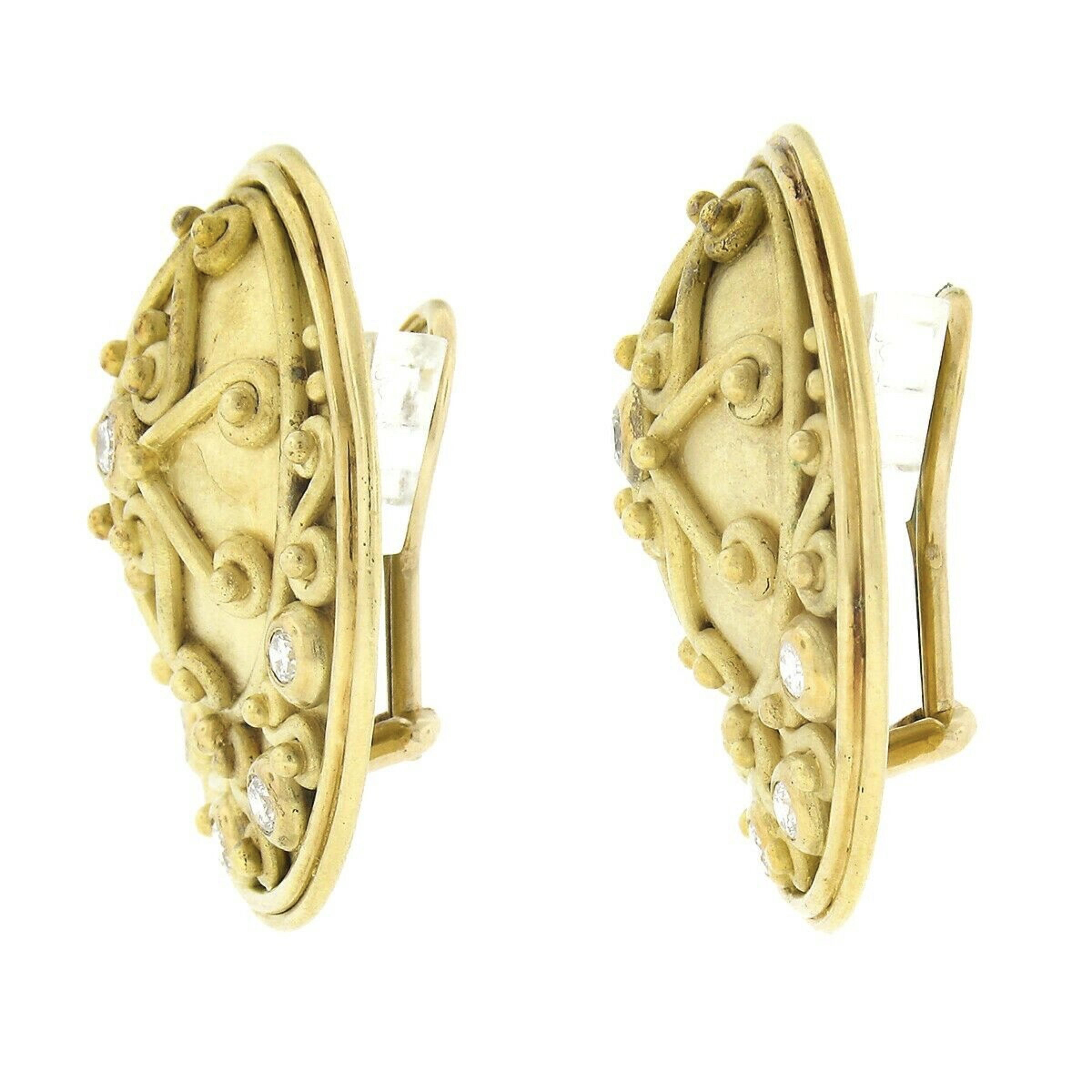 Denise Roberge Etruskische große runde Scheibe mit Diamant-Ohrringen, 18 Karat Gold (Neoetruskisch) im Angebot