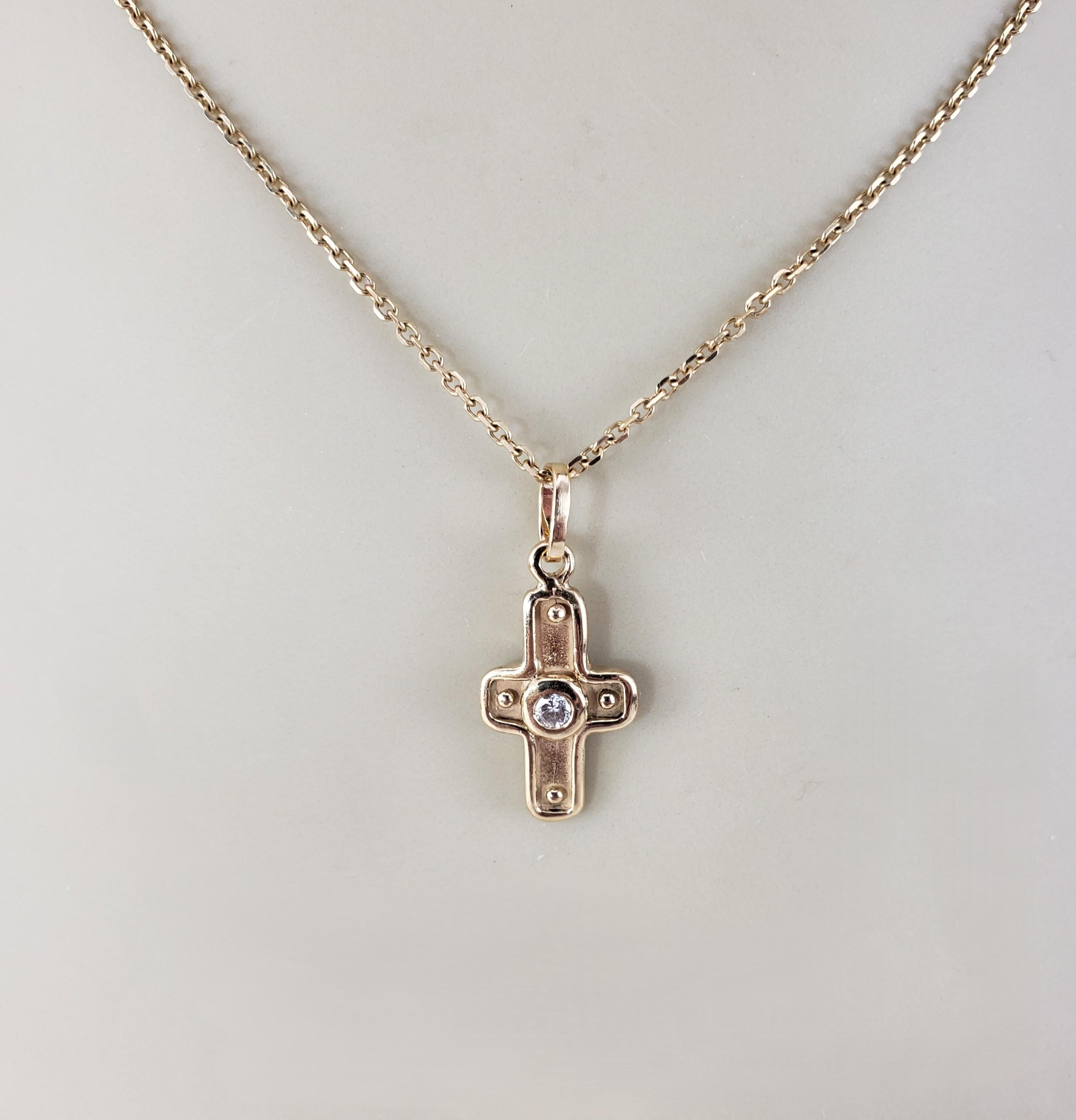 Colgante de cruz de oro amarillo de 18 quilates y diamantes Denise Roberge #20021 1