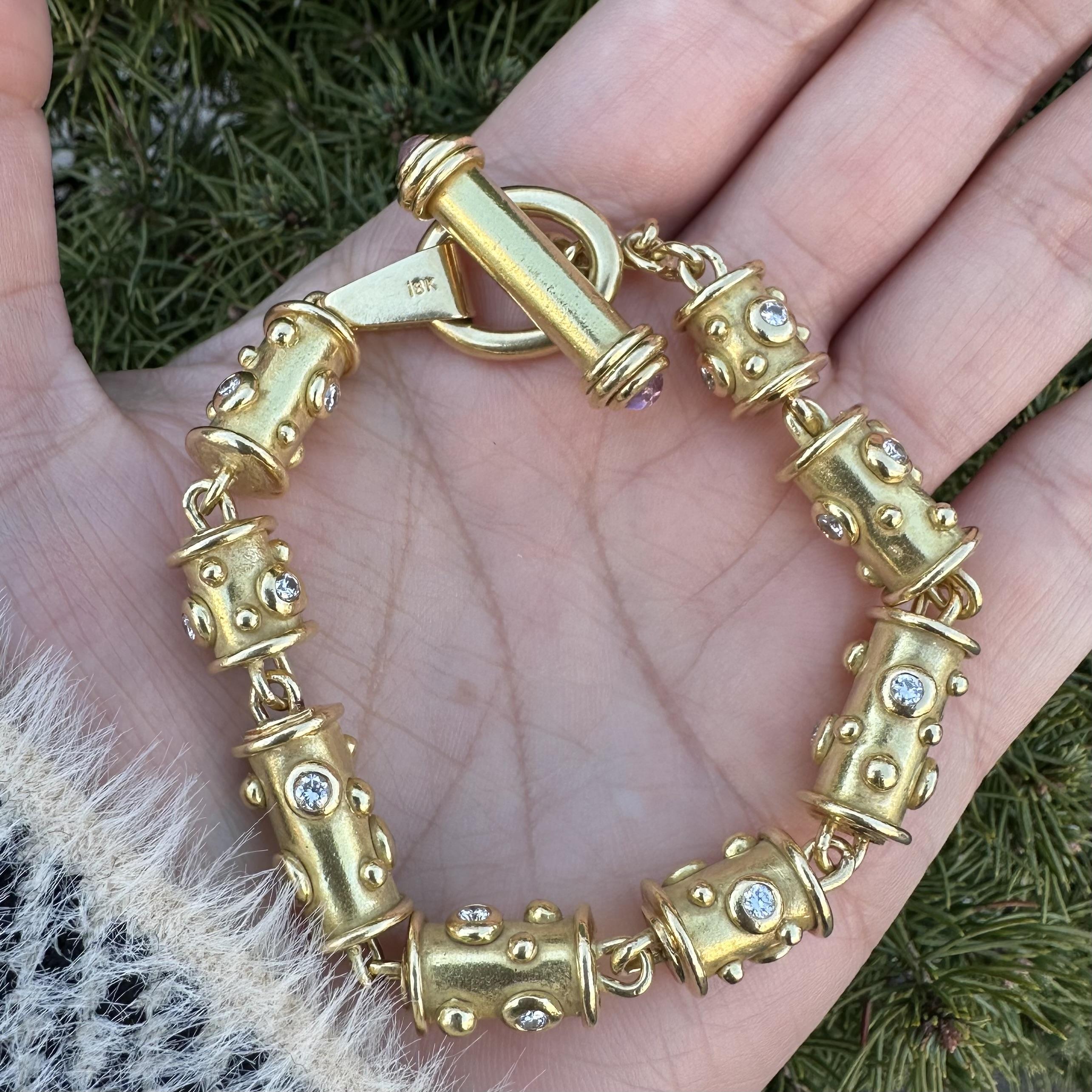 Denise Roberge Pulsera de Oro Amarillo de 18k con Diamantes Cilíndricos Redondos en venta 5