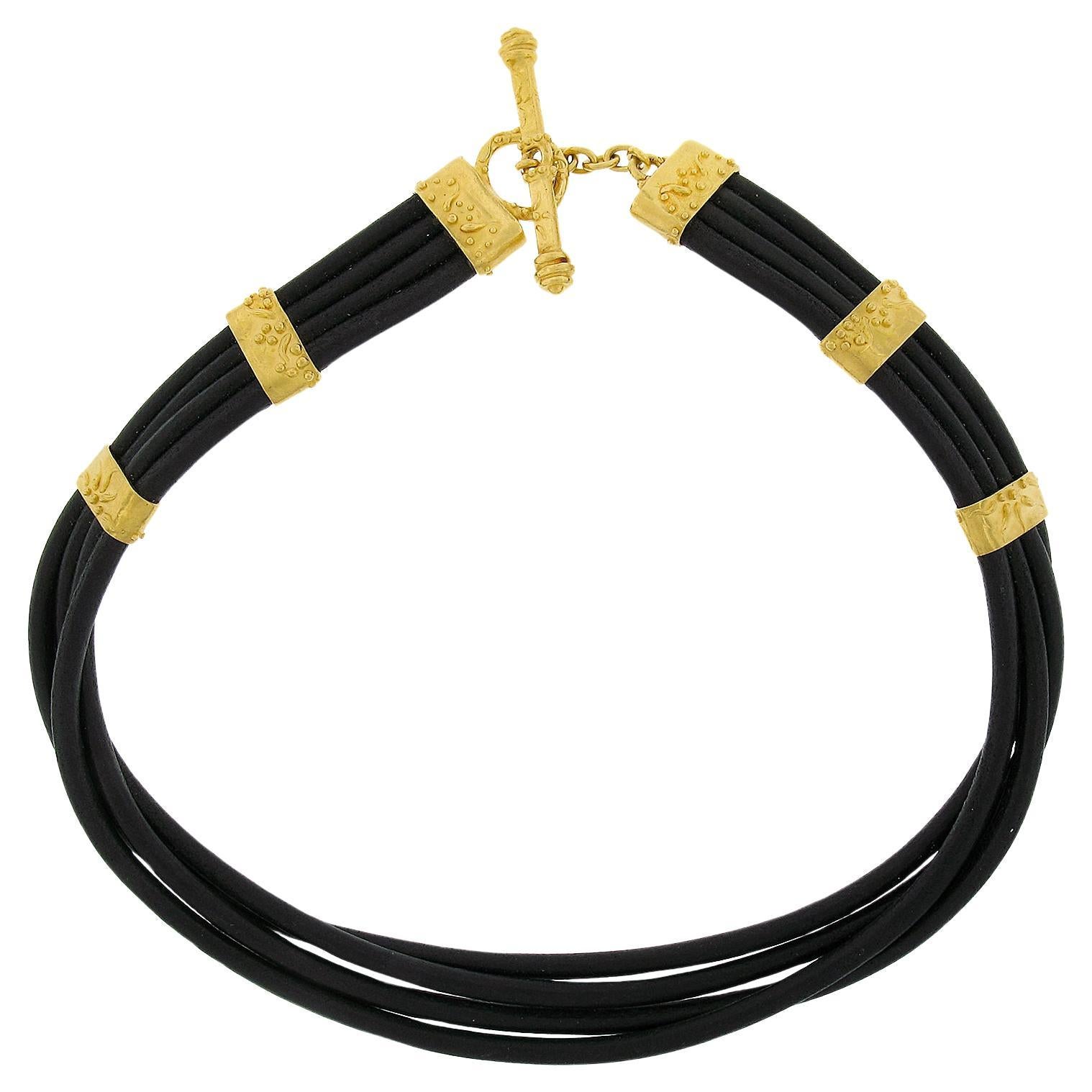 Denise Roberge 22k Gold Schwarze Lederkordelhalskette mit Knopfleiste und Knverschluss mit Knopfleiste