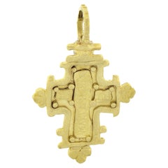 Denise Roberge Pendentif breloque croix en or 22 carats à grande finition texturée