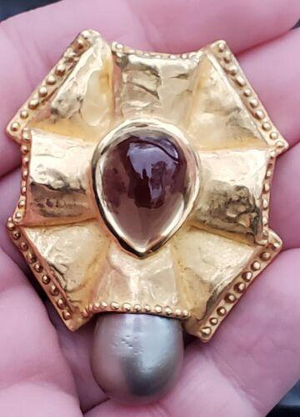Denise Roberge Broche de oro de 22 quilates Perla gris citirina Grande Pesado 75,8 g en Excelente estado para la venta en Northbrook, IL