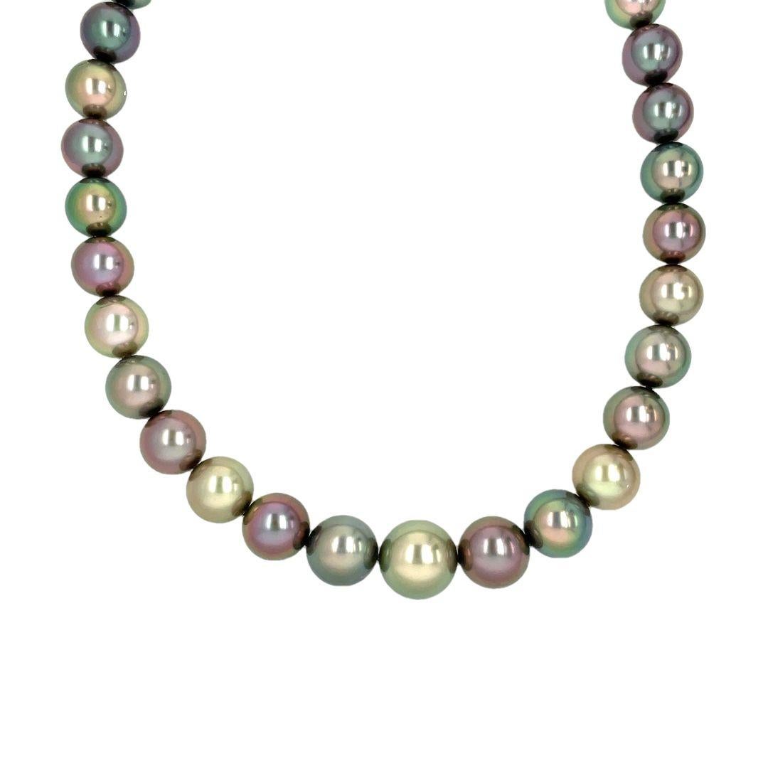 Denise Roberge Set aus Halskette und Ohrring, 22 Karat Gelbgold, schwarze Tahiti-Perlen (Rundschliff) im Angebot