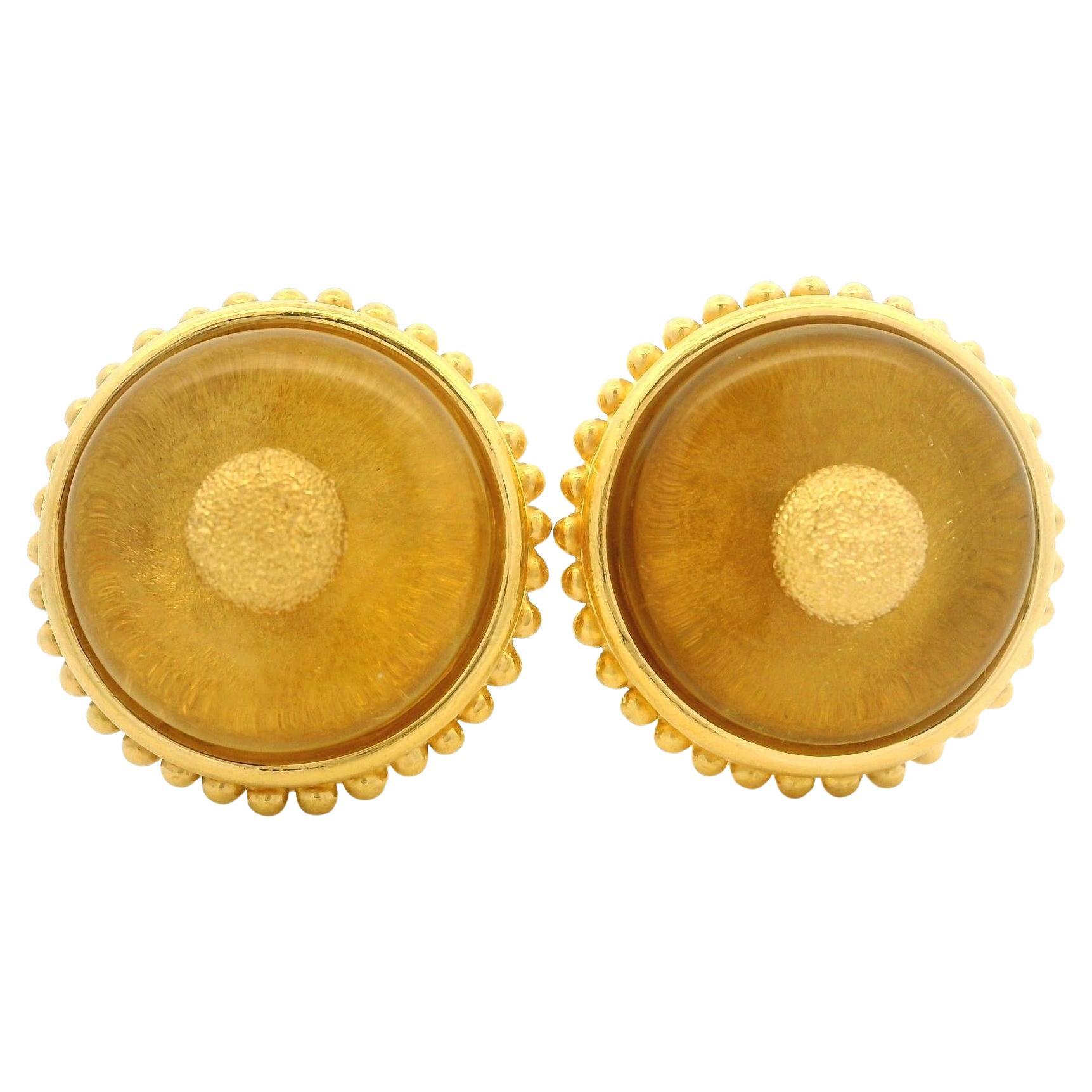 Denise Roberge Pendientes de oro amarillo de 22k con textura de citrino y reborde de cuentas
