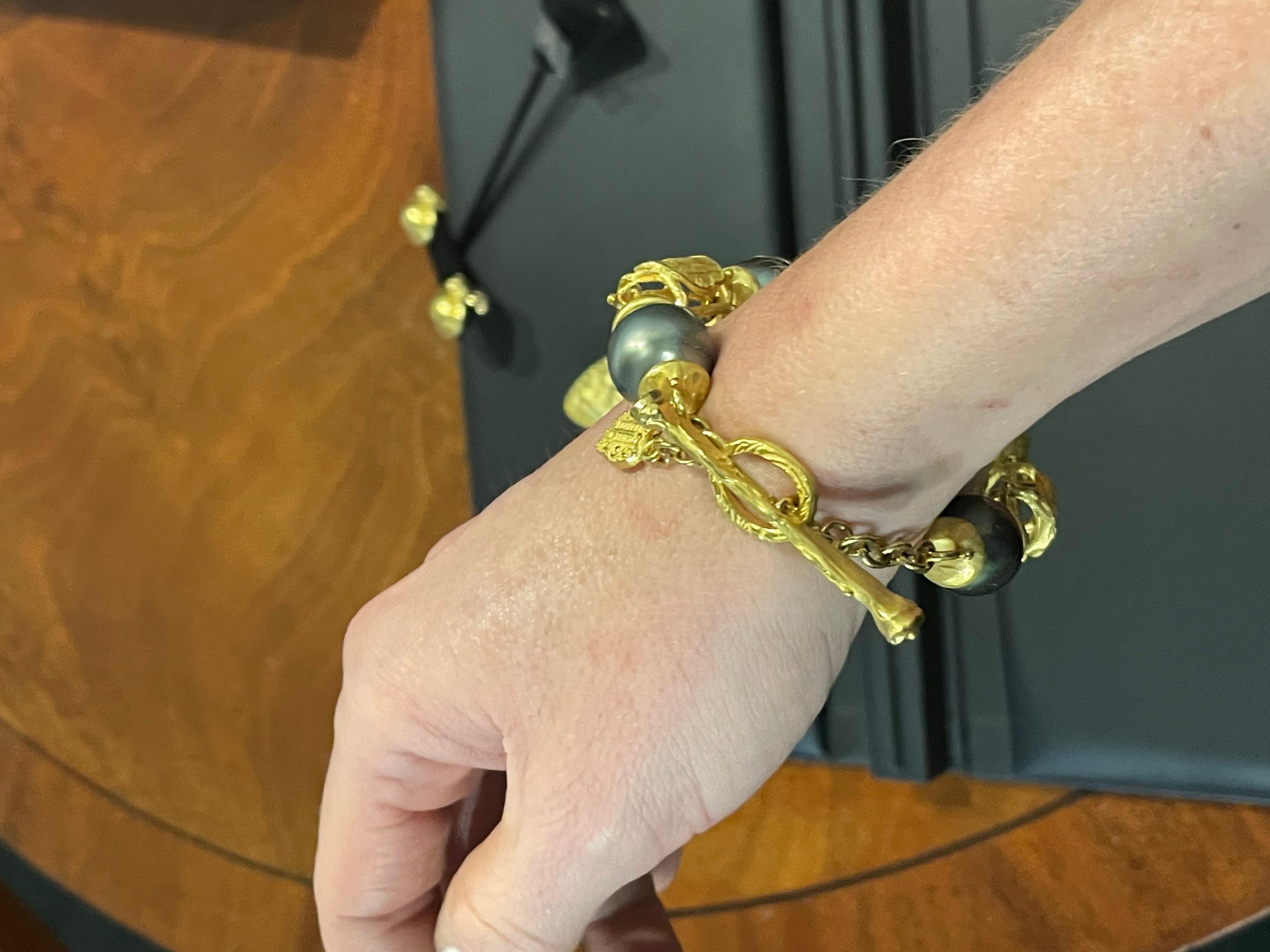Denise Roberge 22 Karat Yellow Gold Bracelet with Tahitian Pearls In Excellent Condition In Saint Louis, MO