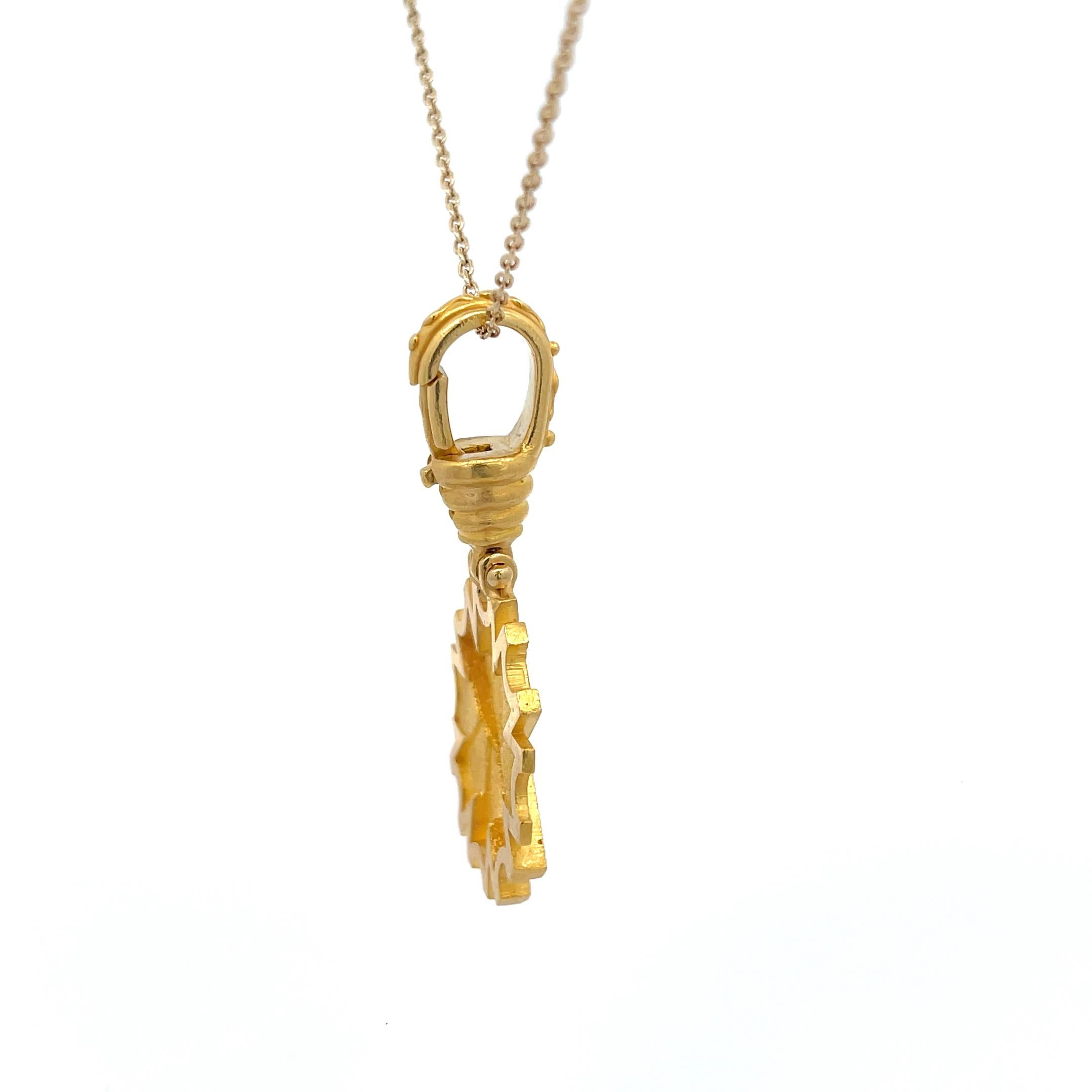 Denise Roberge Pendentif contemporain en or jaune 22K en vente 2