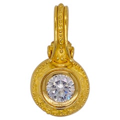 Colgante de oro amarillo de 22 quilates hecho a mano con diamantes Renacimiento etrusco de Denise Roberge