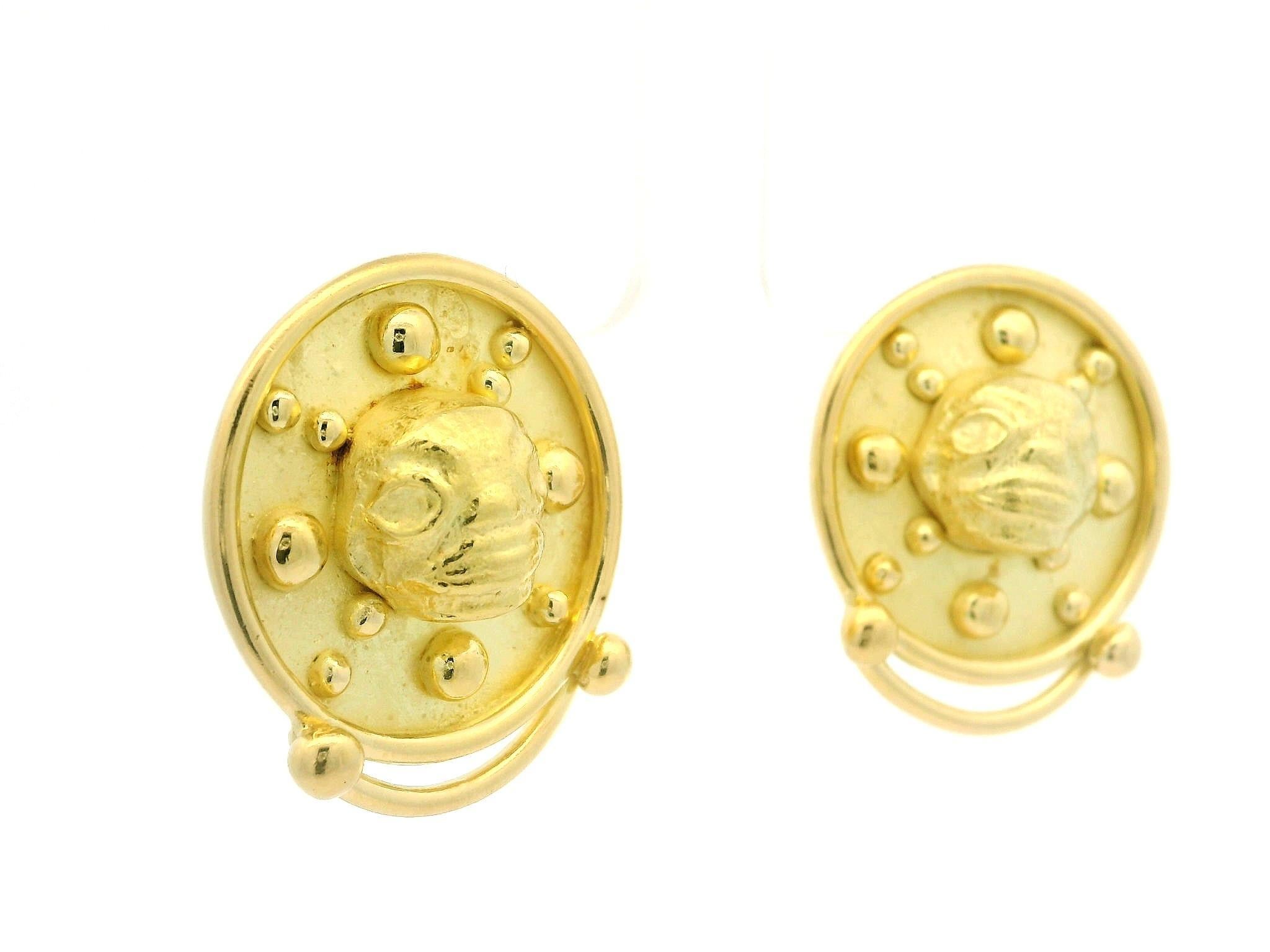 Denise Roberge Boucles d'oreilles clip en or jaune 18 carats avec bouton à face texturée en vente 2