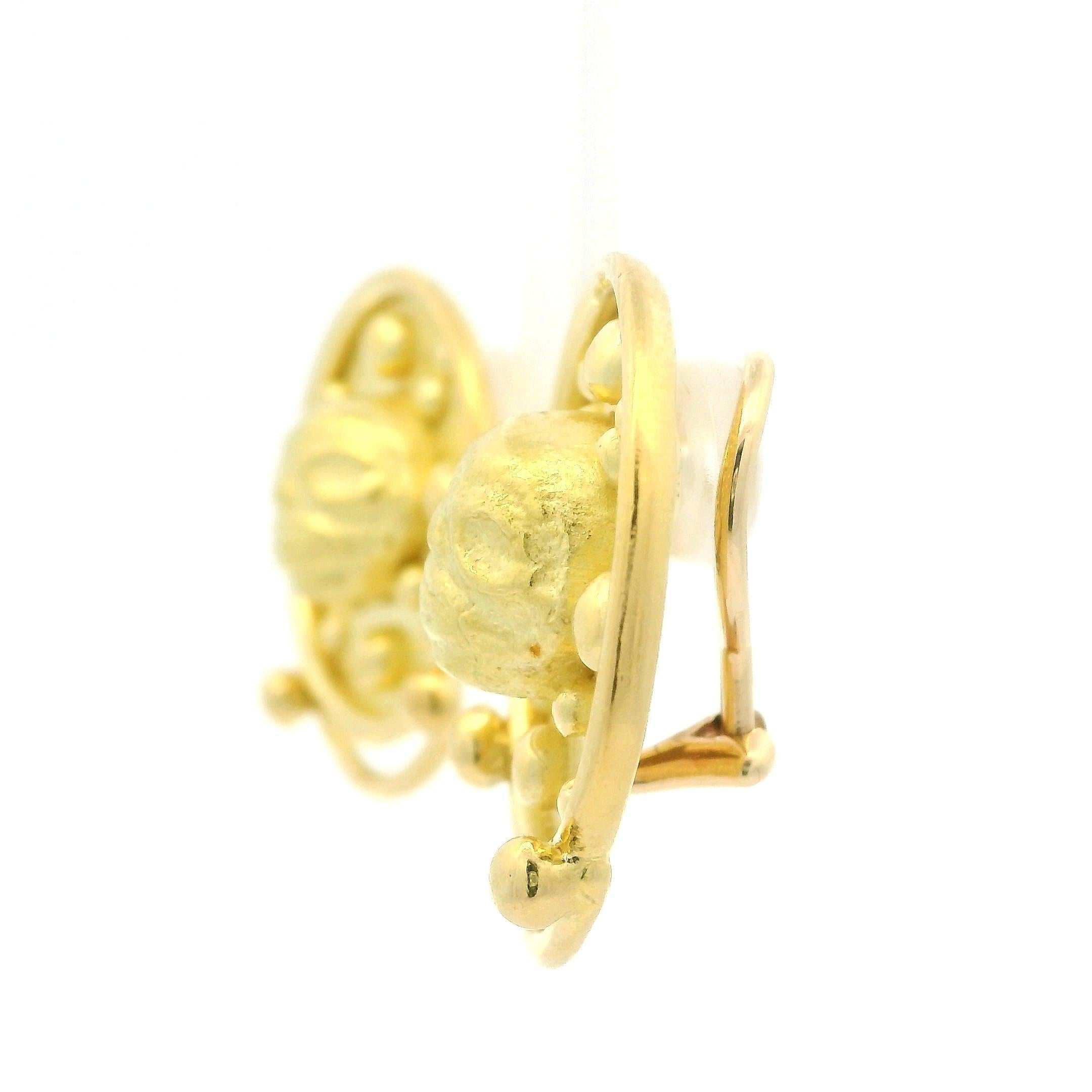 Denise Roberge Boucles d'oreilles clip en or jaune 18 carats avec bouton à face texturée en vente 4