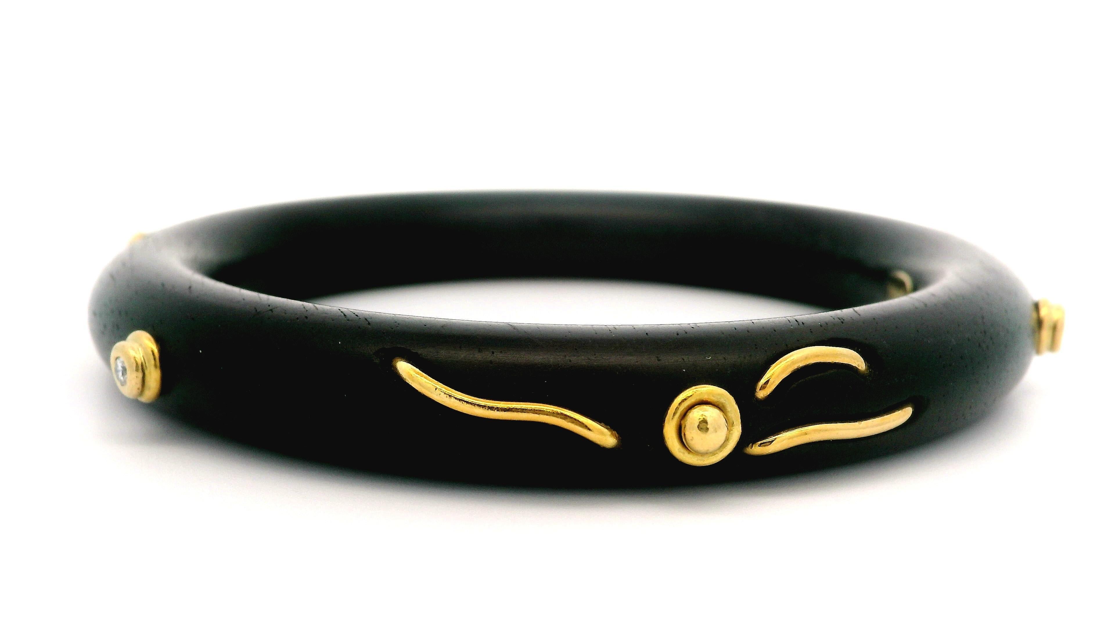 Denise Roberge Bracelet jonc en bois et or jaune 18 carats avec diamants à la lunette en vente 3