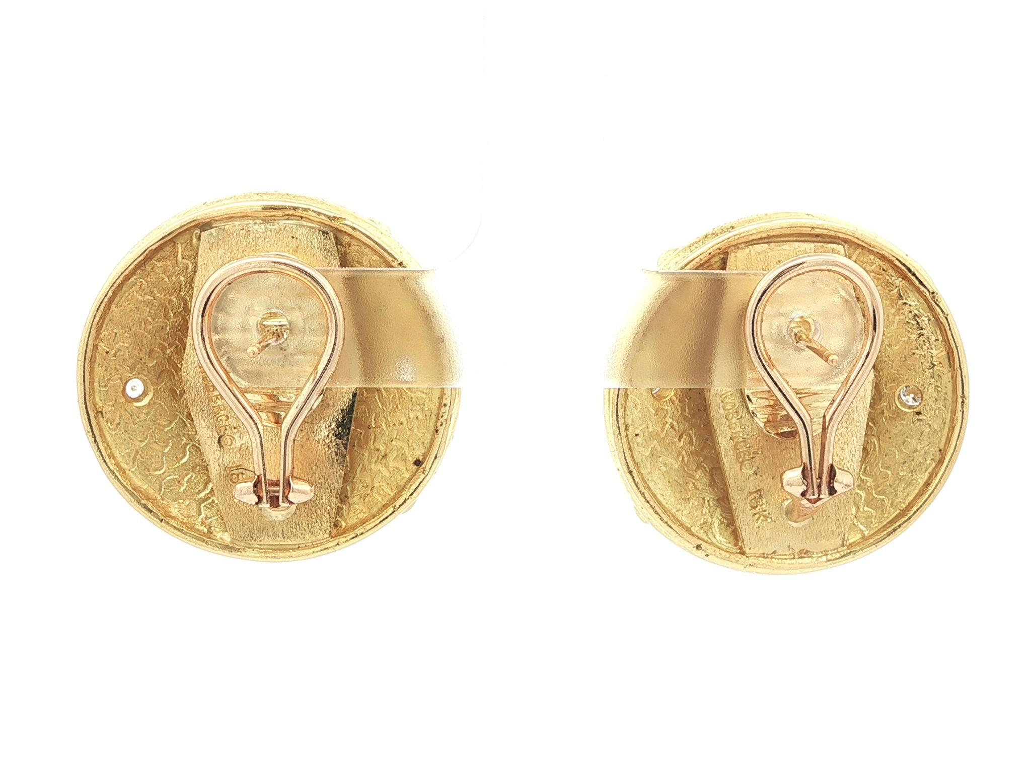 Taille poire Boucles d'oreilles or jaune Denise Roberge 3.74ctw Large Pear Bezel Round Diamond en vente