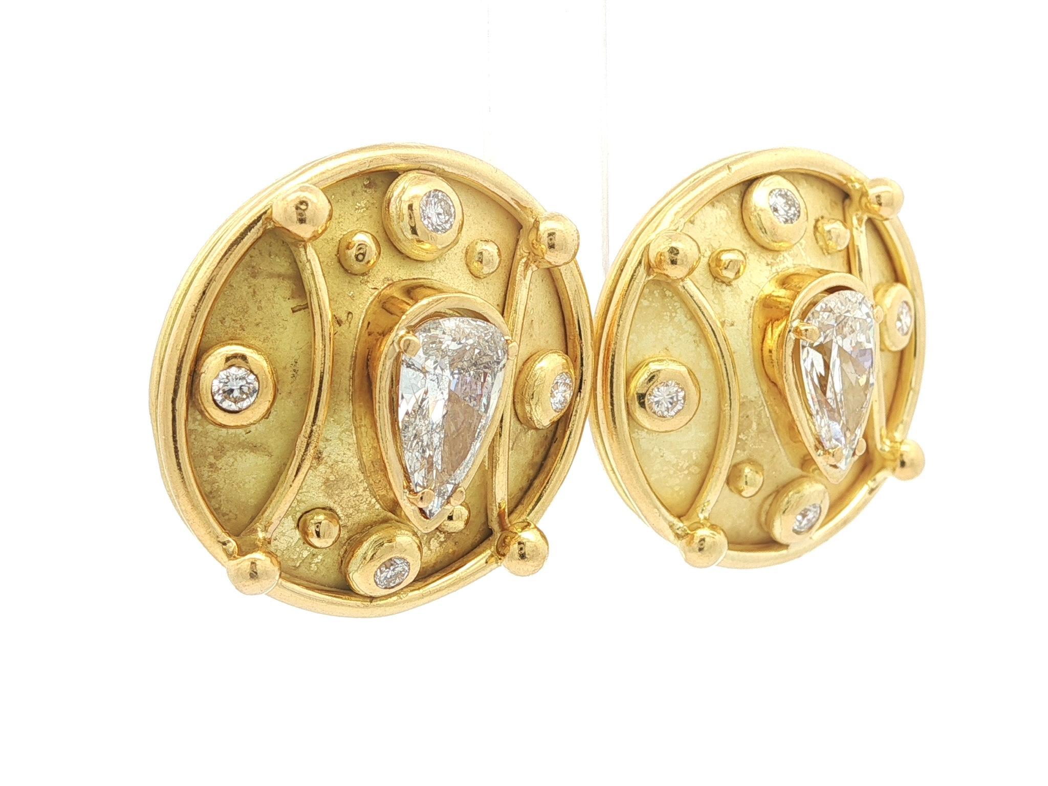 Boucles d'oreilles or jaune Denise Roberge 3.74ctw Large Pear Bezel Round Diamond en vente 2