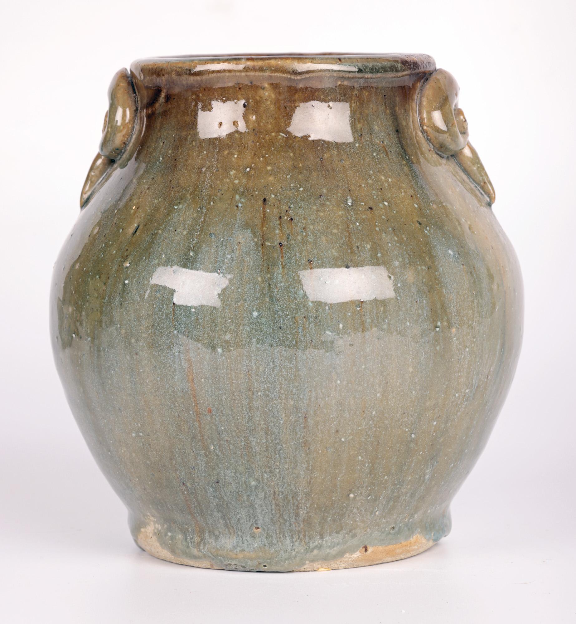 Vernissé Denise Wren Oxshott Pottery Studio Pottery Vase à deux poignées  en vente