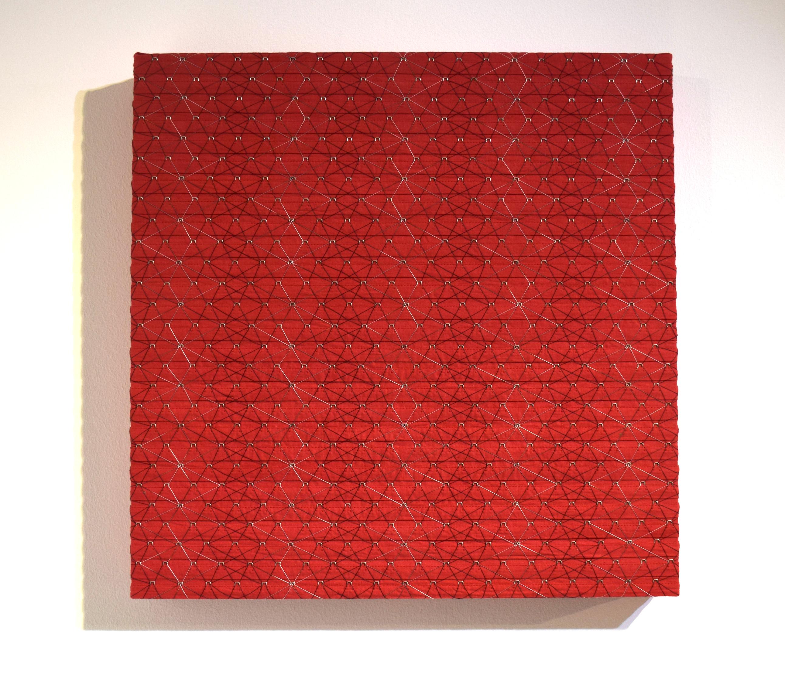 e grand carré rouge - Sculpture de Denise Yaghmourian