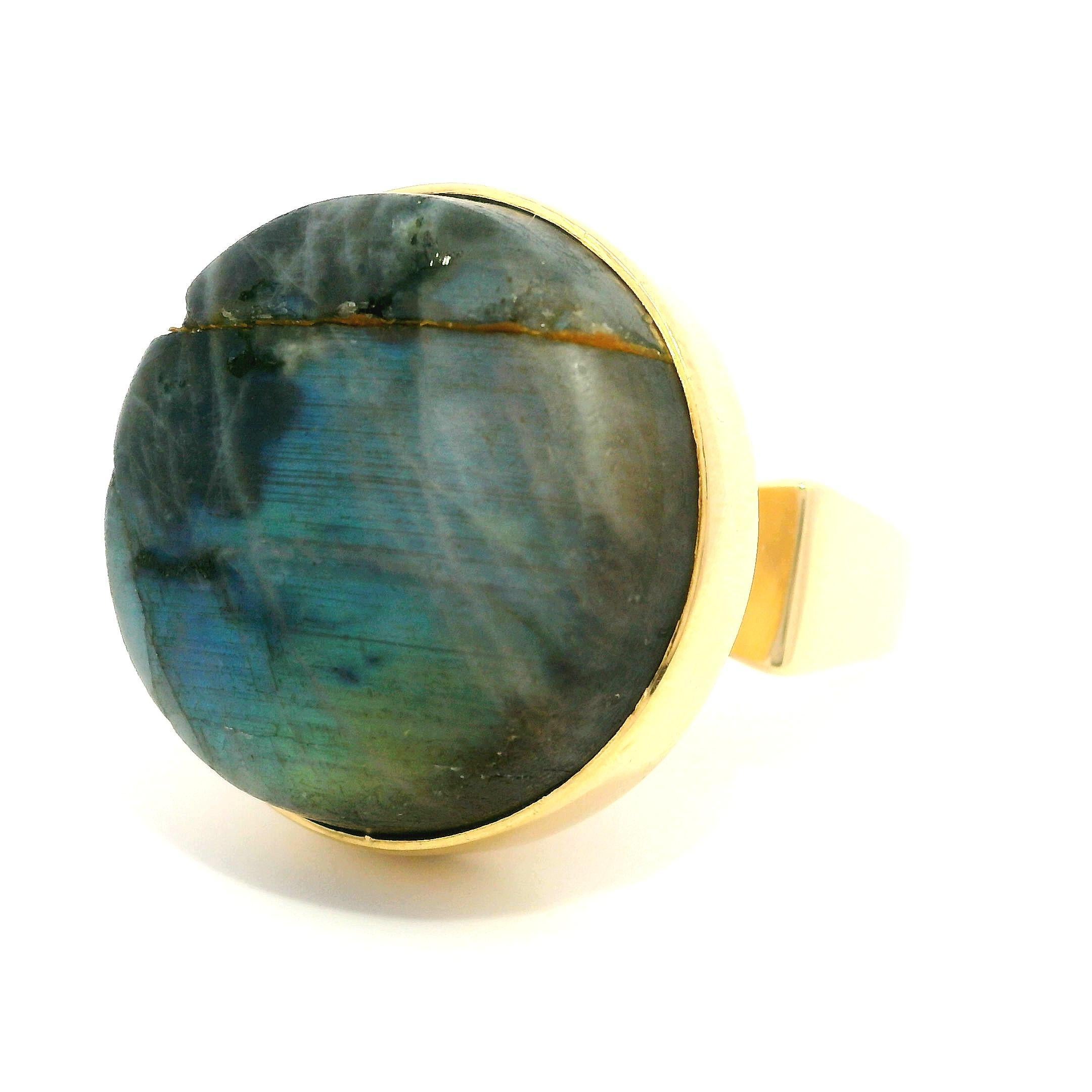 Denmark 14k Yellow Gold Round Cabochon Cut Labradorite Large Cocktail Ring For Sale 1