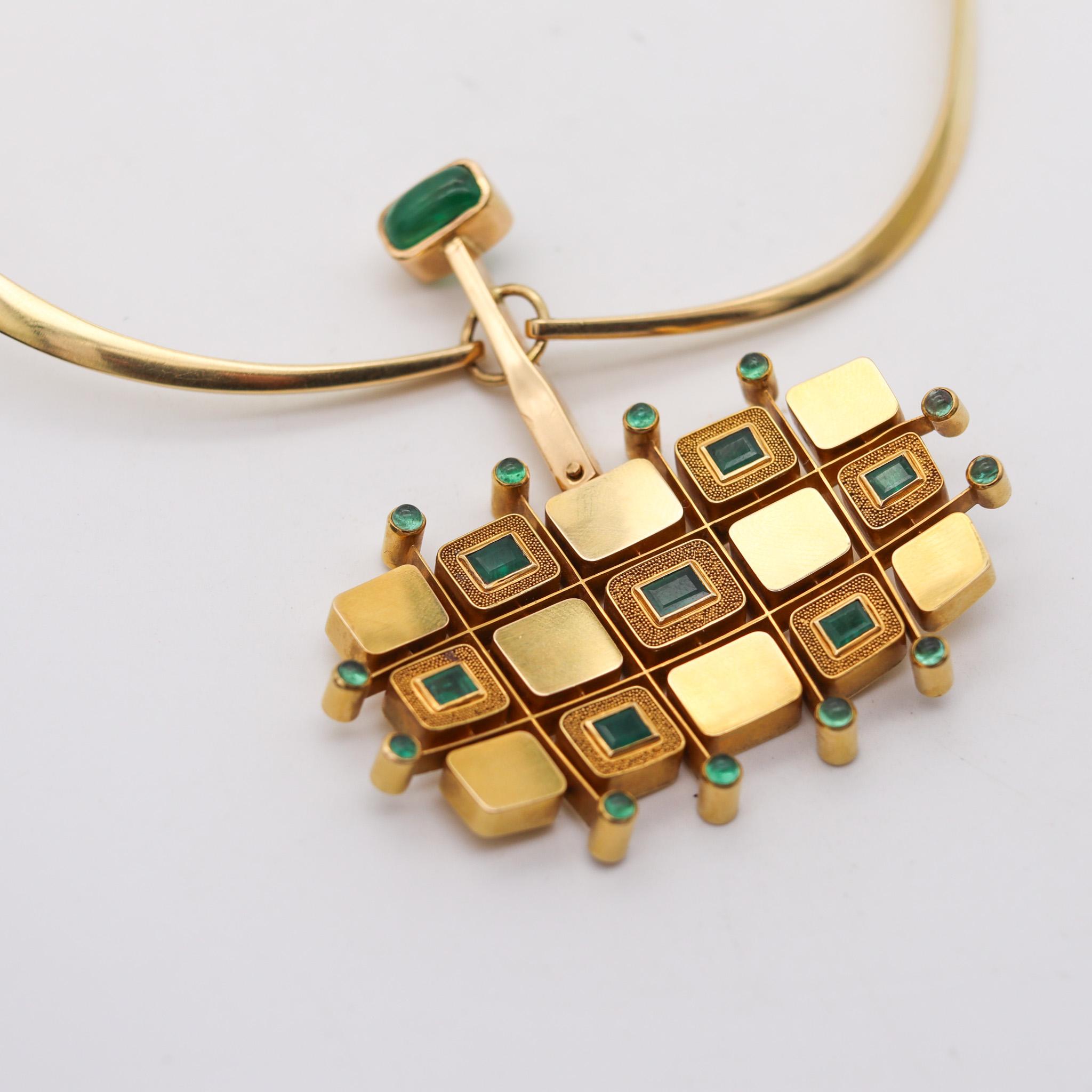 Denmark 1970 Modernist Geometric Necklace In 18Kt Gold With 9.75 Ctw In Emeralds For Sale 2