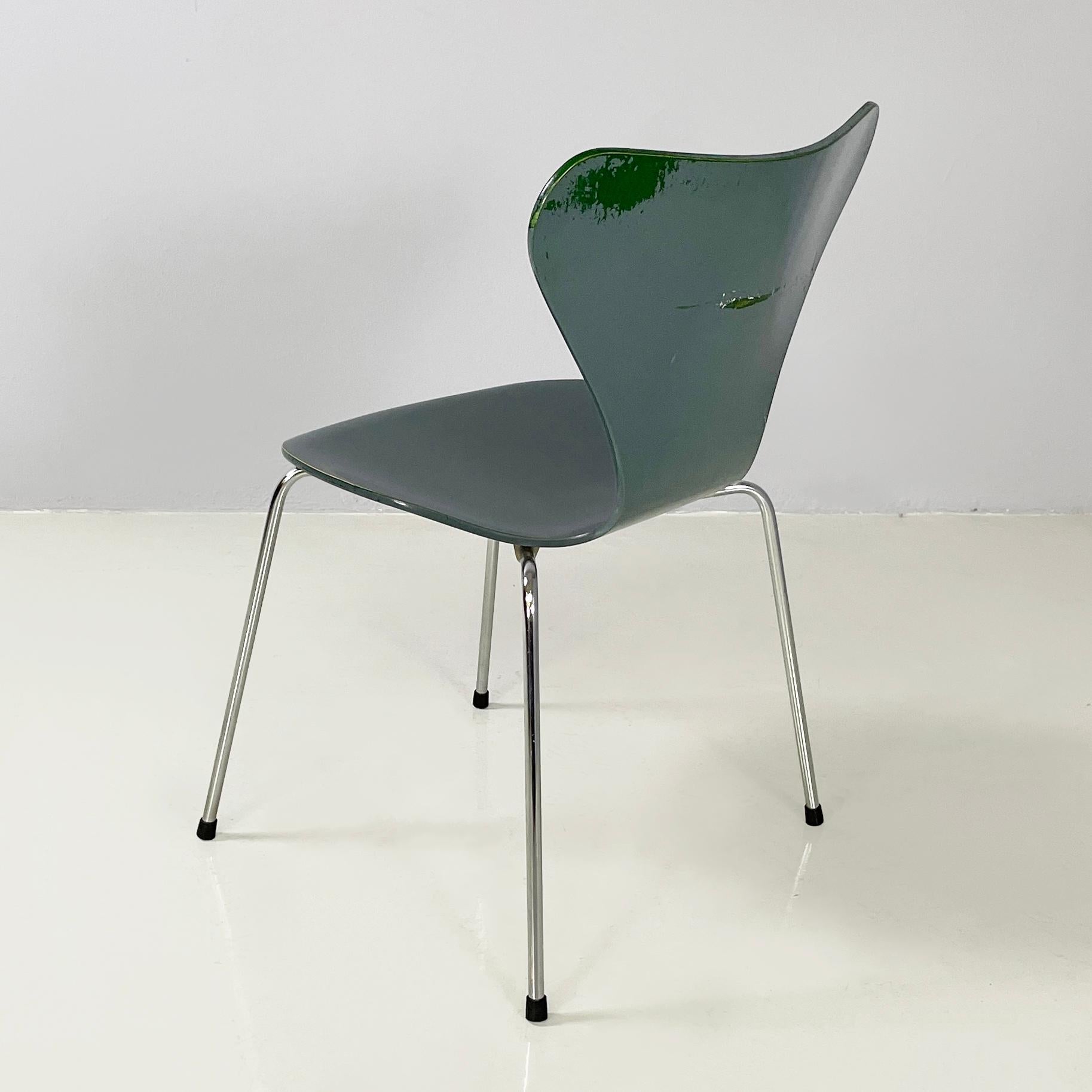 Italian Denmark modern Chair 3107 by Arne Jacobsen for Fritz Hansen, 1980 For Sale