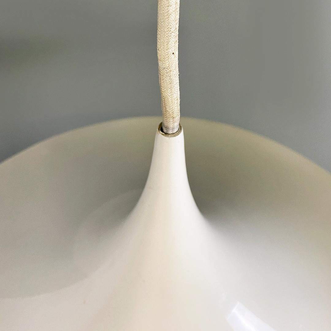Lampadario semi moderno in Danimarca di Claus Bonderup & Thorup per Fog & Mørup 1970s in vendita 4