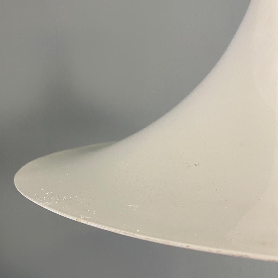 Lampadario semi moderno in Danimarca di Claus Bonderup & Thorup per Fog & Mørup 1970s in vendita 1