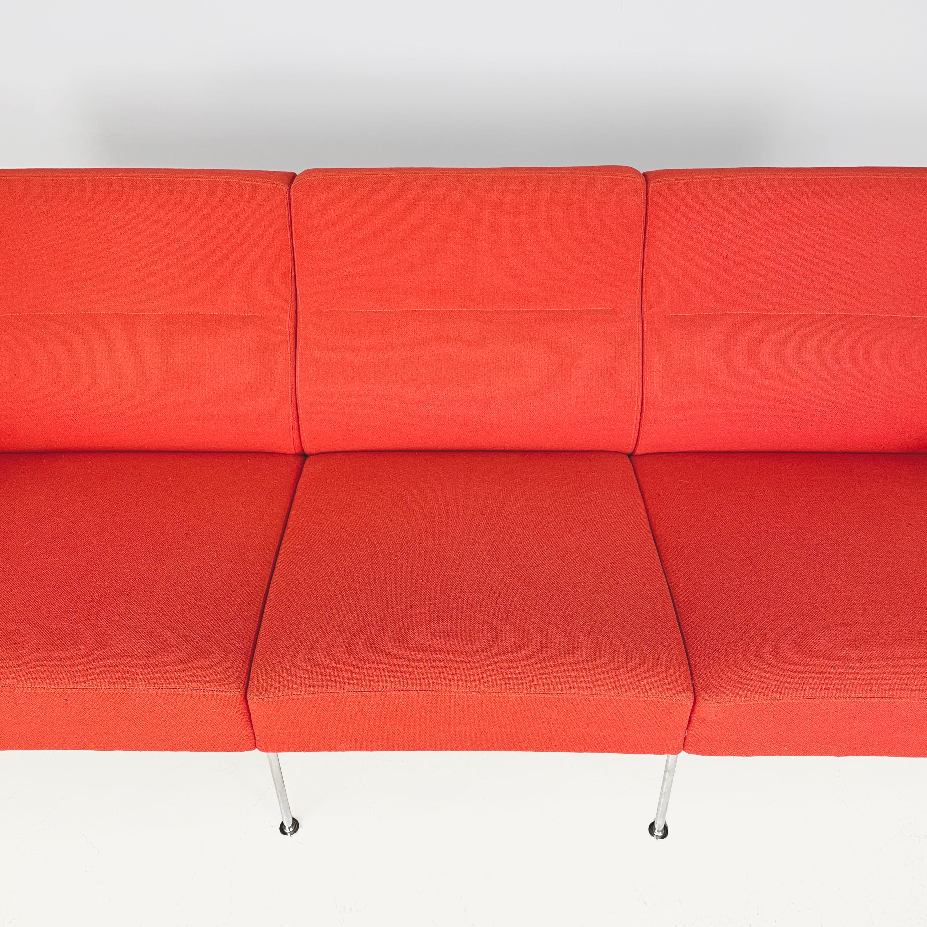Late 20th Century Denmark Three-seater sofa 3303 Airport by Arne Jacobsen for Fritz Hansen, 1993 For Sale