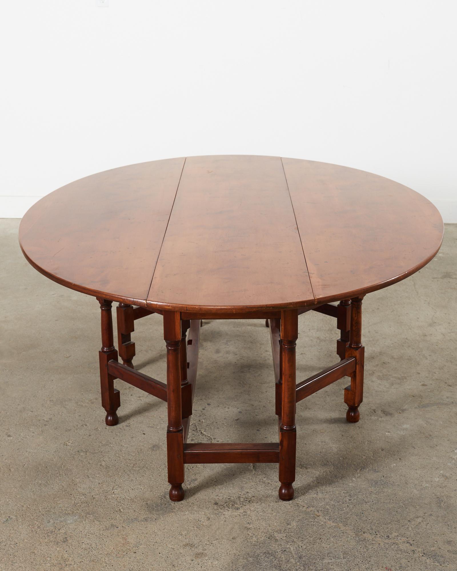 Dennis and Leen Georgian Style Drop-leaf Oval Dining Table  For Sale 1
