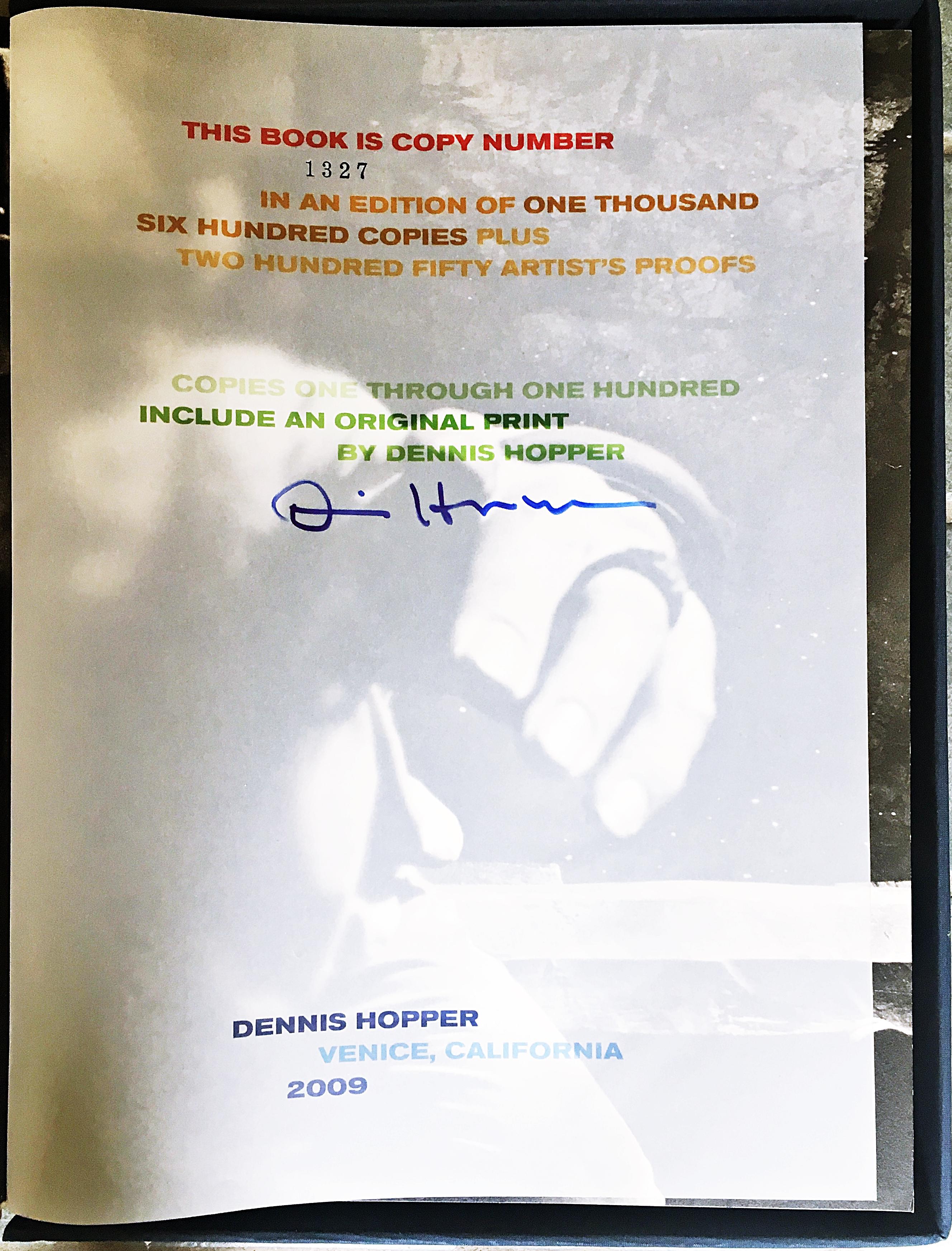 Dennis Hopper Photographs 1961-1967 Monografia firmata a mano in edizione limitata in scatola in vendita 2