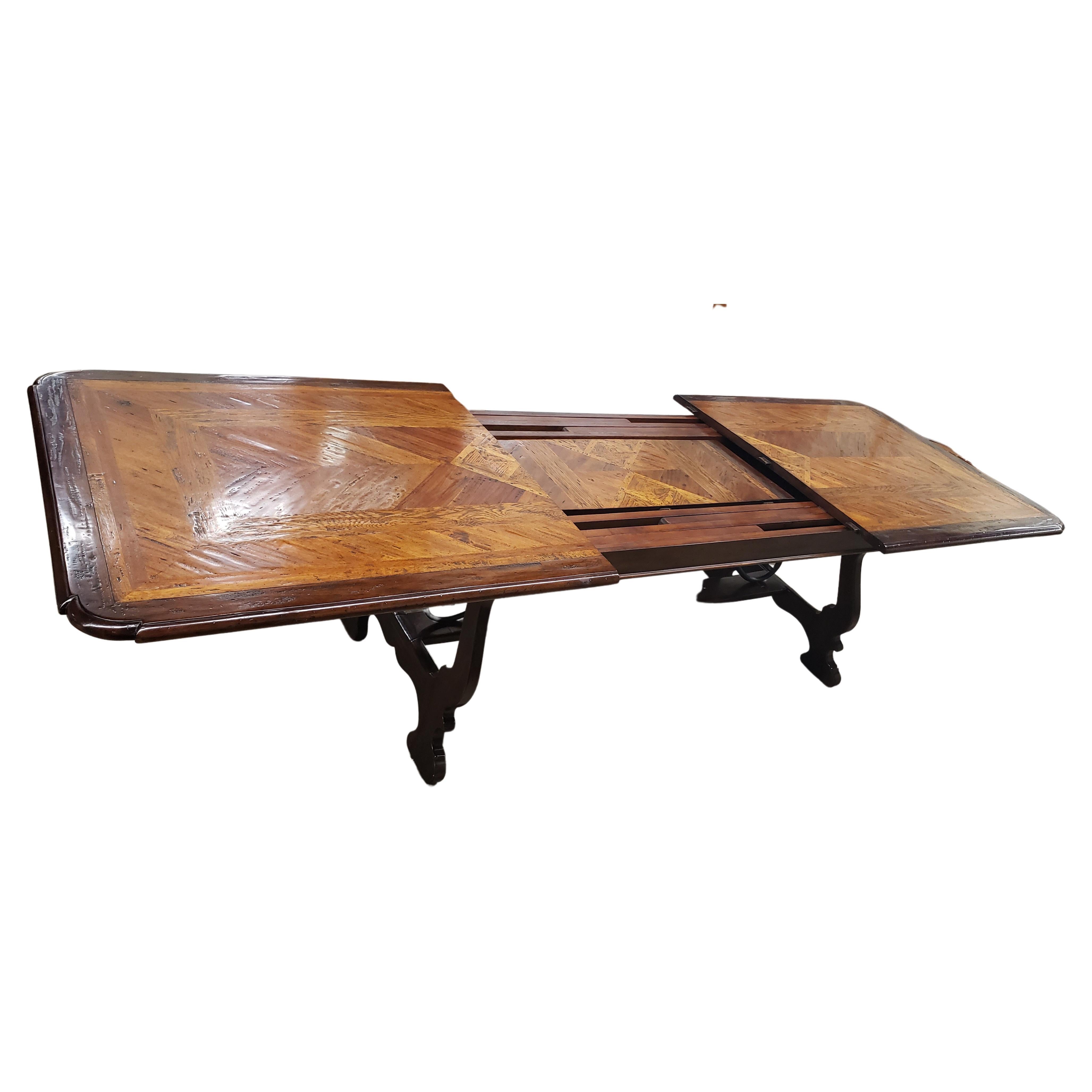 Table à manger à tréteaux Dennis & Leen de style baroque en noyer, chêne et acajou avec parqueterie en vente 5