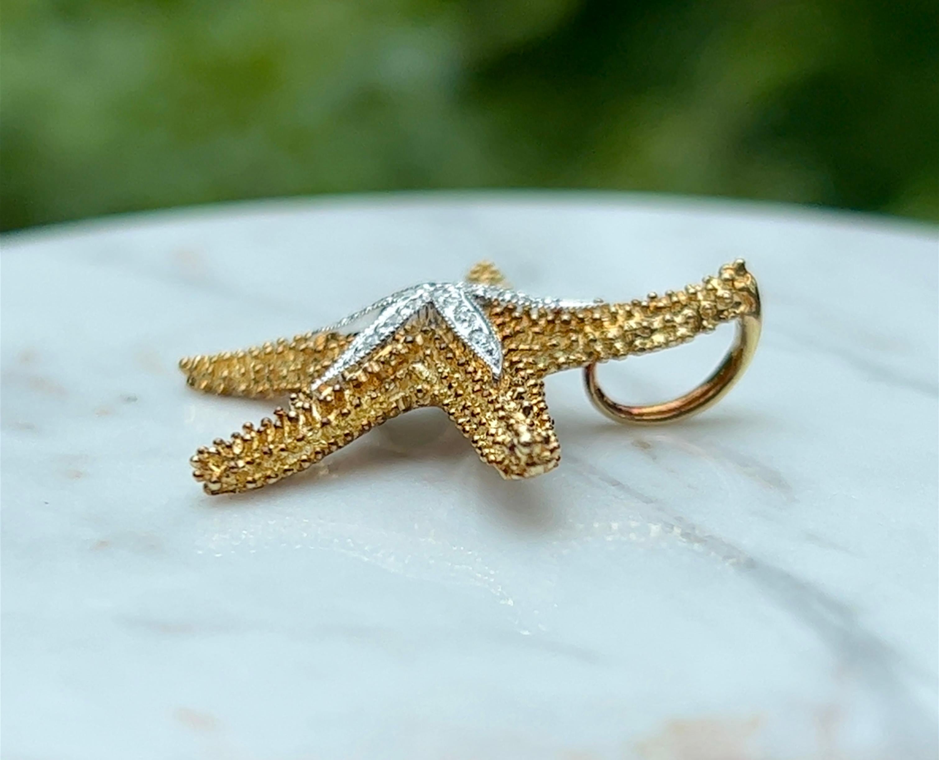 Denny Wong: 14 Karat zweifarbiger Diamant-Sternfisch-Anhänger aus Gold (Brillantschliff)