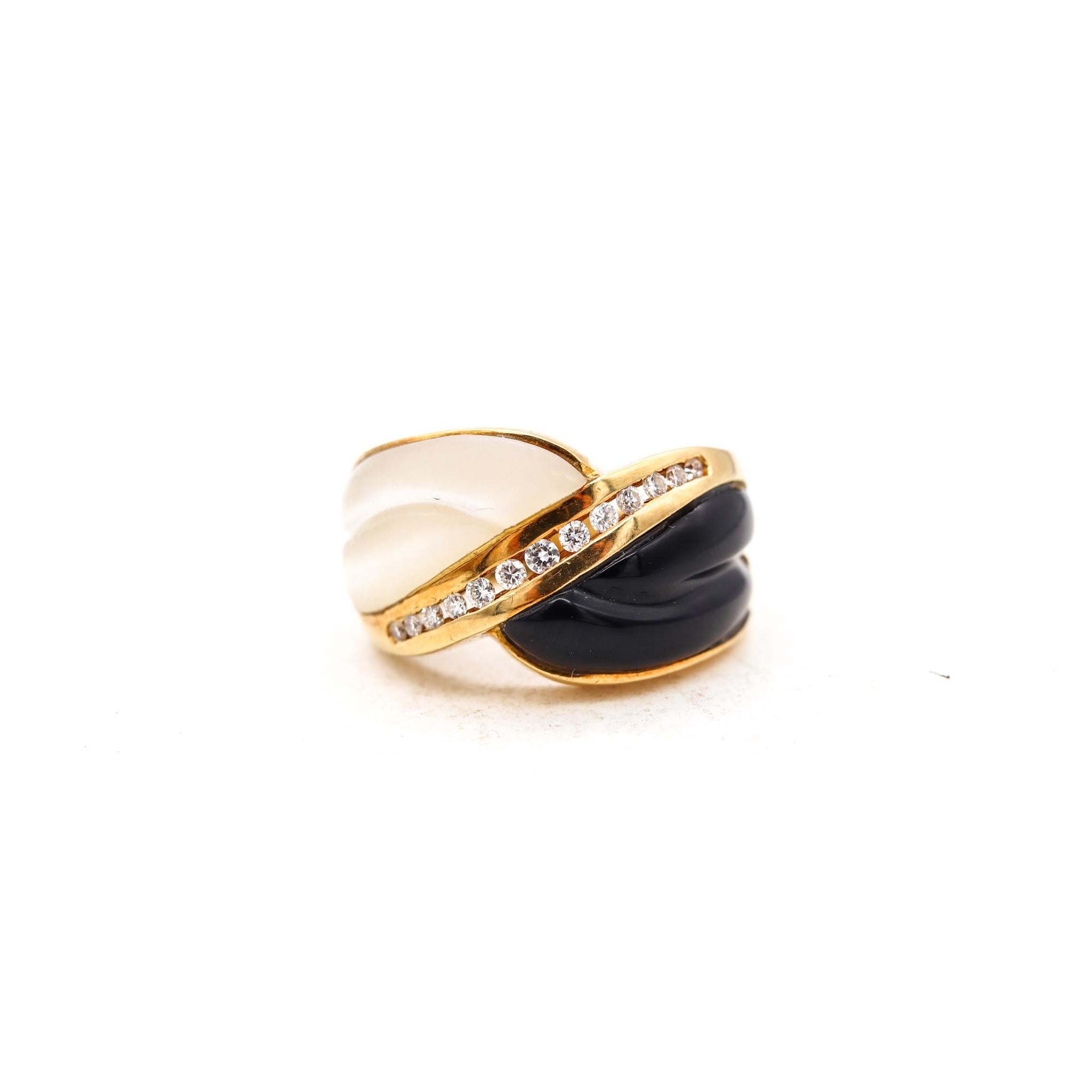 Denoir Paris Gem Set Ring 18Kt Yellow Gold With VS Diamonds Onyx And White Nacre For Sale 1