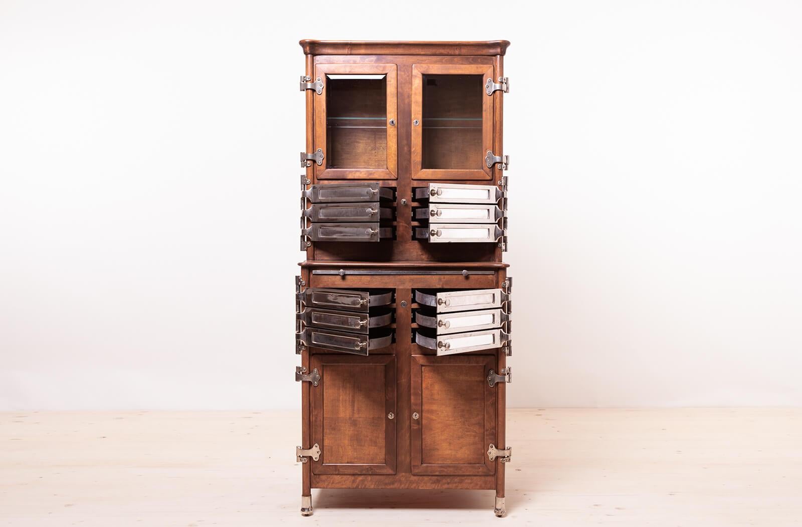 Dental Cabinet, Early 20th Century In Good Condition For Sale In Wrocław, Poland