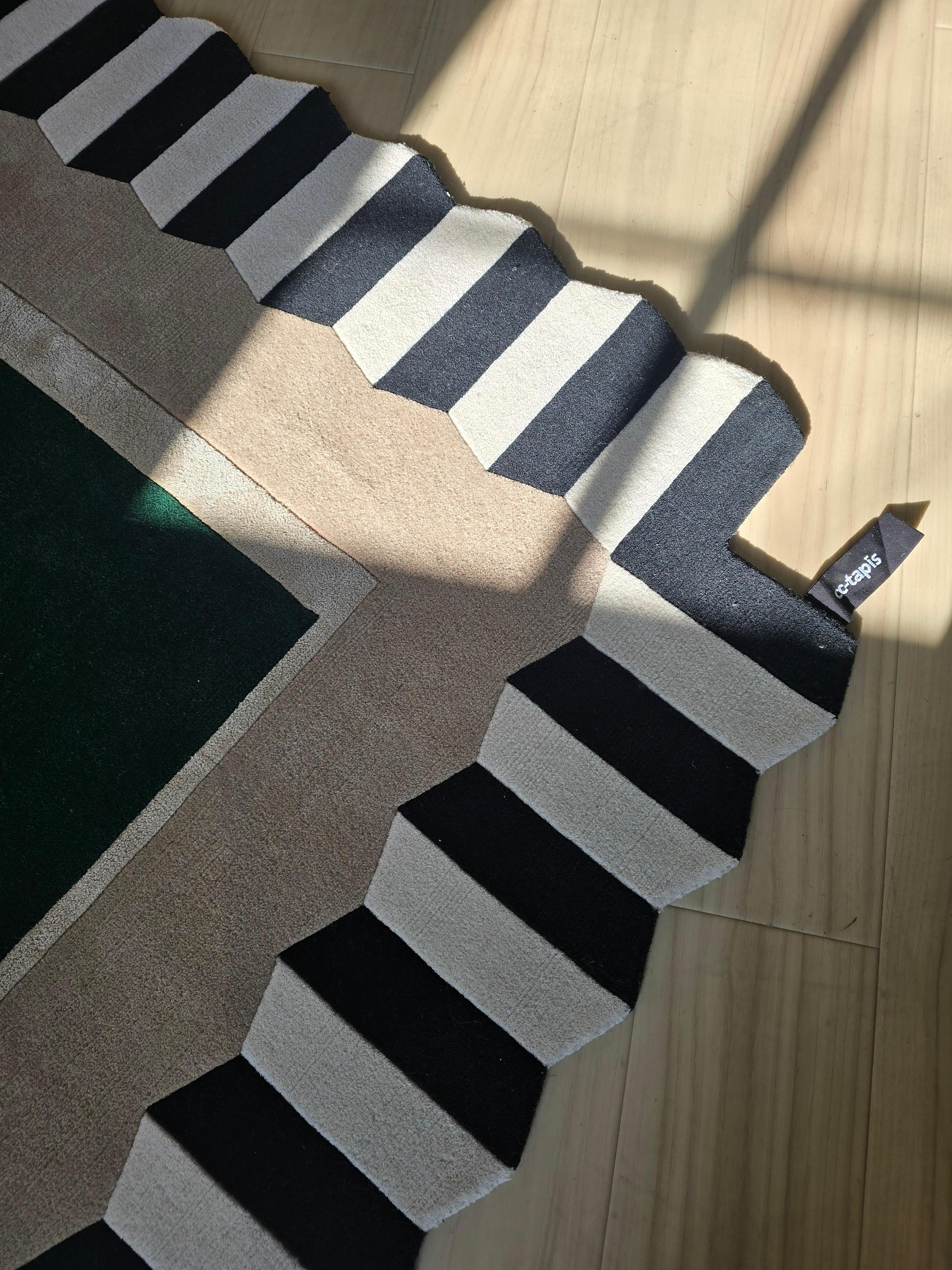 Dentelle Hexagon di Claude Cartier Studio A da cc-tapis in vendita 2