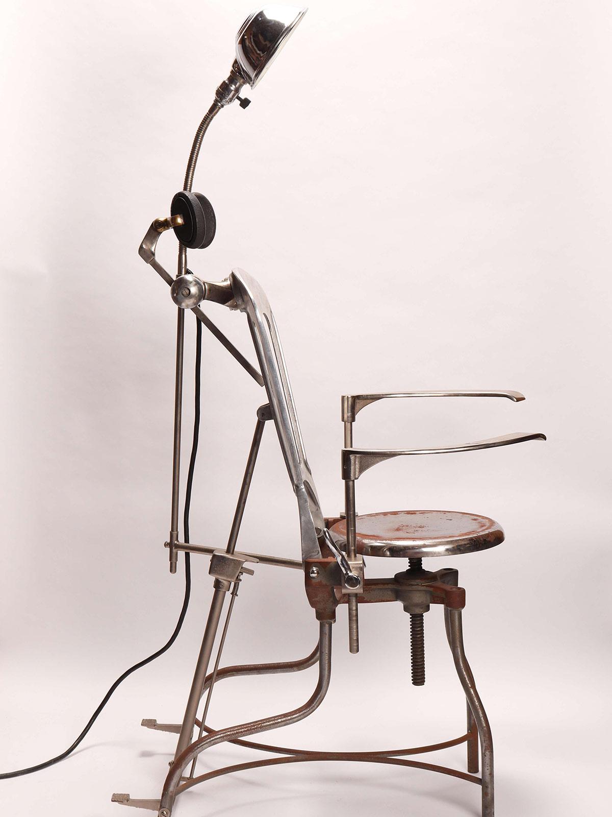 American Dentist Armchair with Lamp, USA, 1920 For Sale