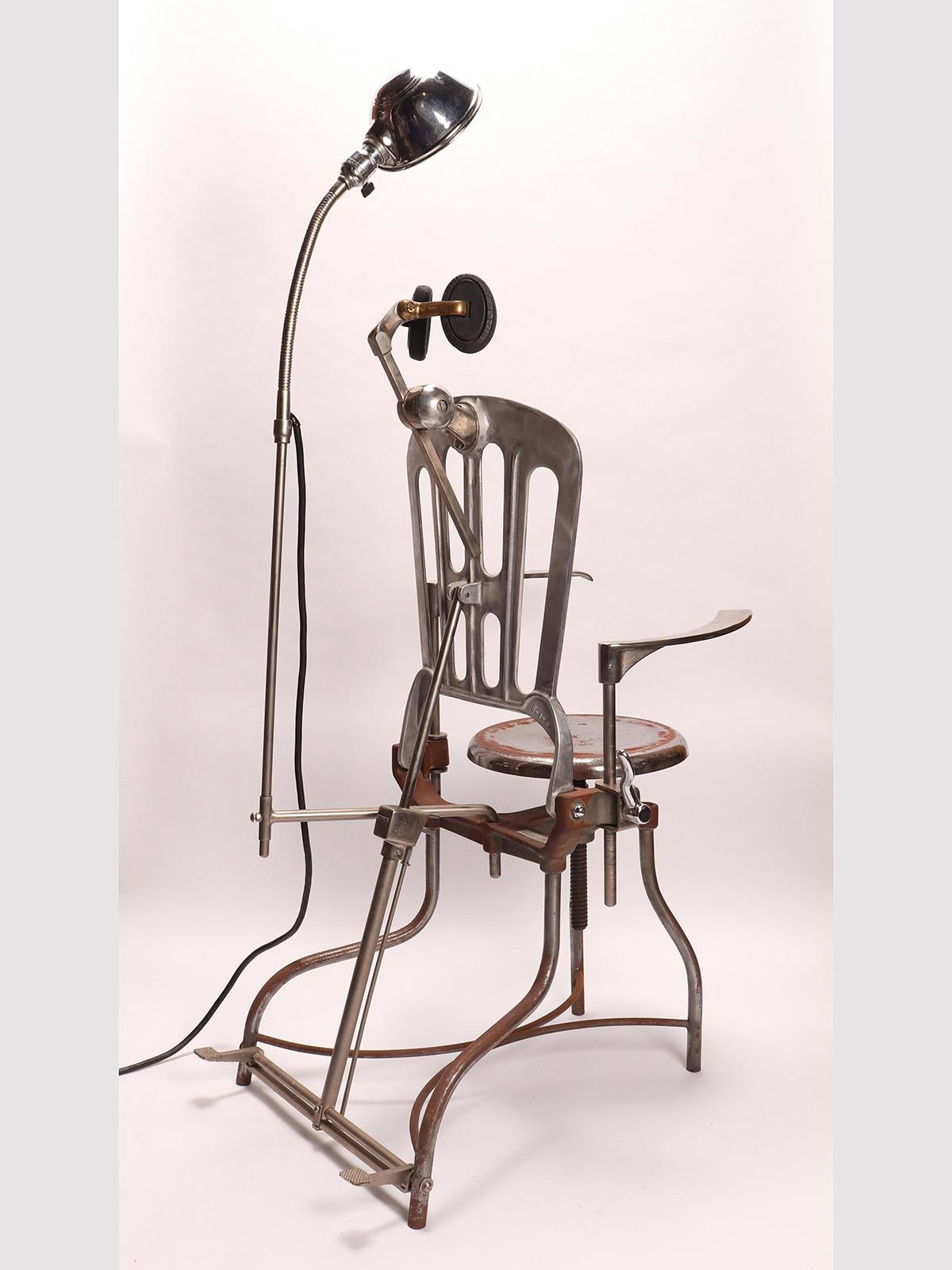 Dentist Armchair with Lamp, USA, 1920 For Sale 2
