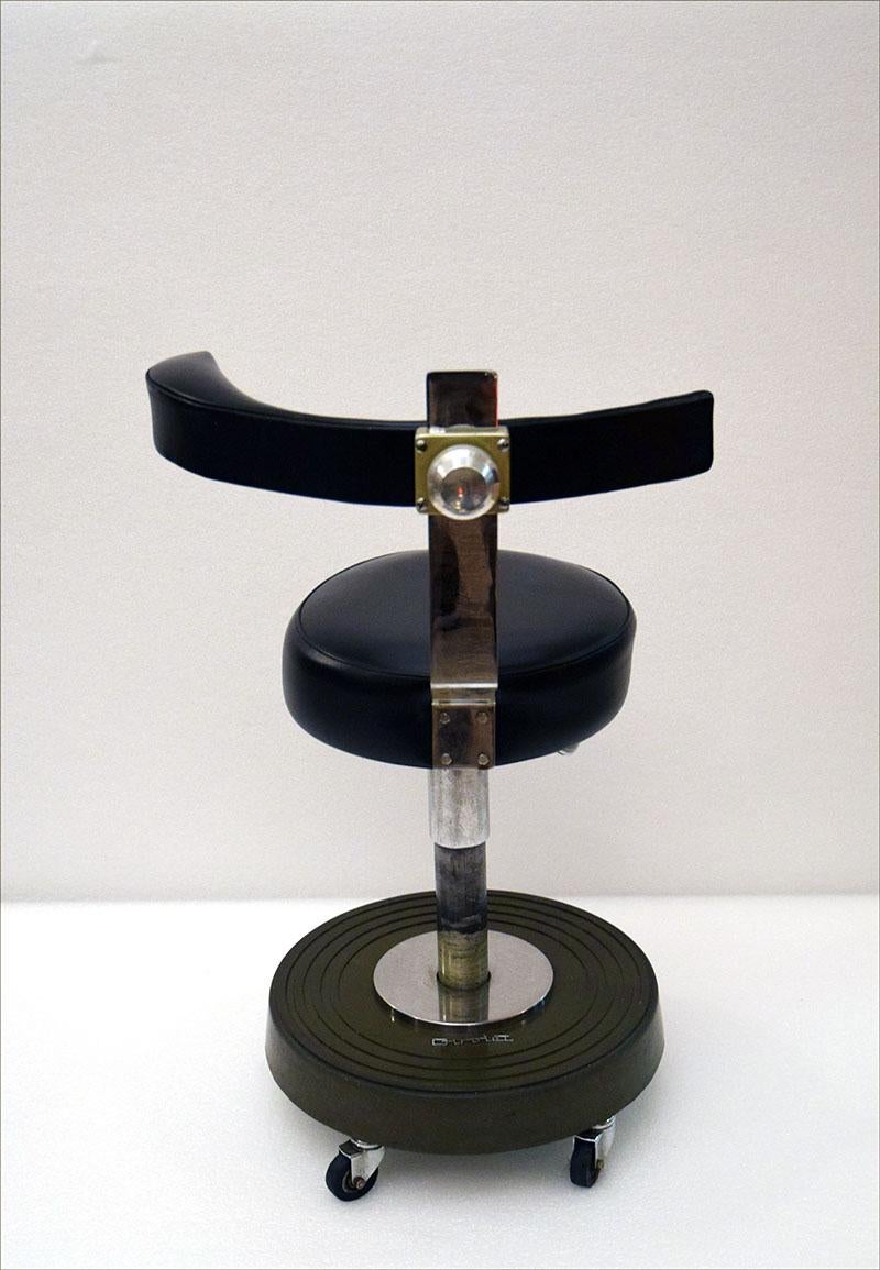 Dentist's Stool on Wheels Prod, Girolet, France, 1960s In Excellent Condition For Sale In Parma, IT