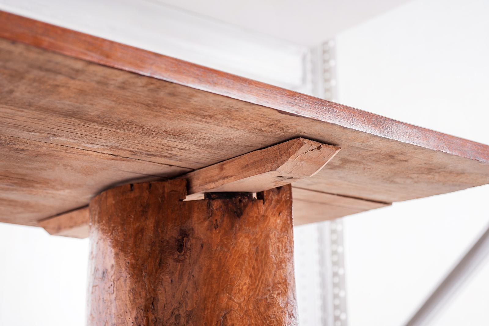 Table de salle à manger Denuncia en bois massif de Jose Zanine Caldas, vers 1970 en vente 3