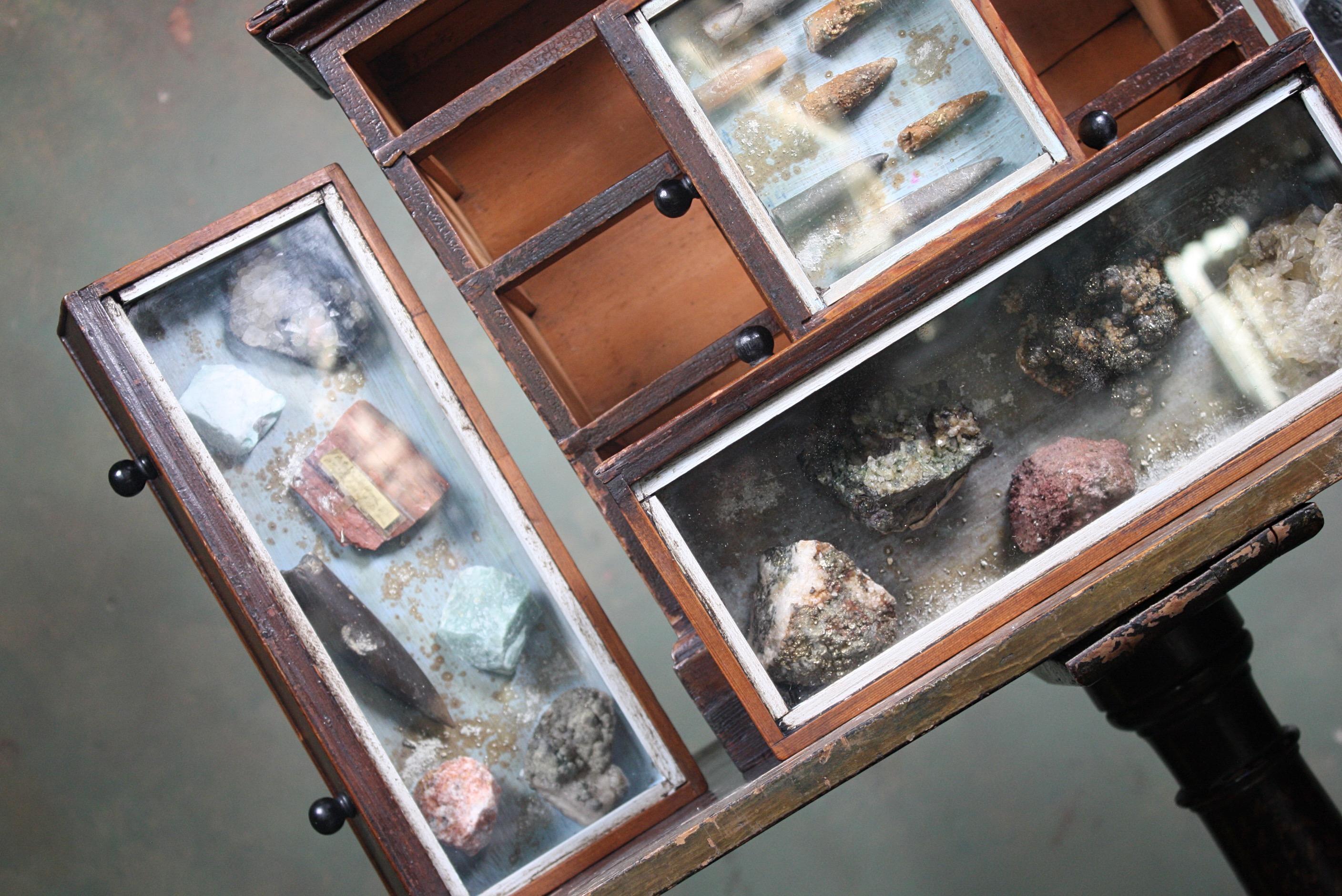 Denver Colorado D C Woodend, 1885 Table Top Geology Mineral Specimen Chest In Good Condition In Lowestoft, GB