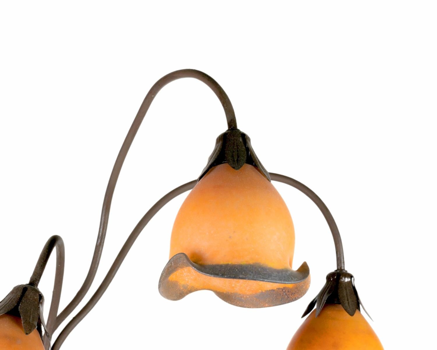 Départ des hirondelles Lampe de table en camée Art nouveau, 20e siècle  Bon état - En vente à Lisbon, PT