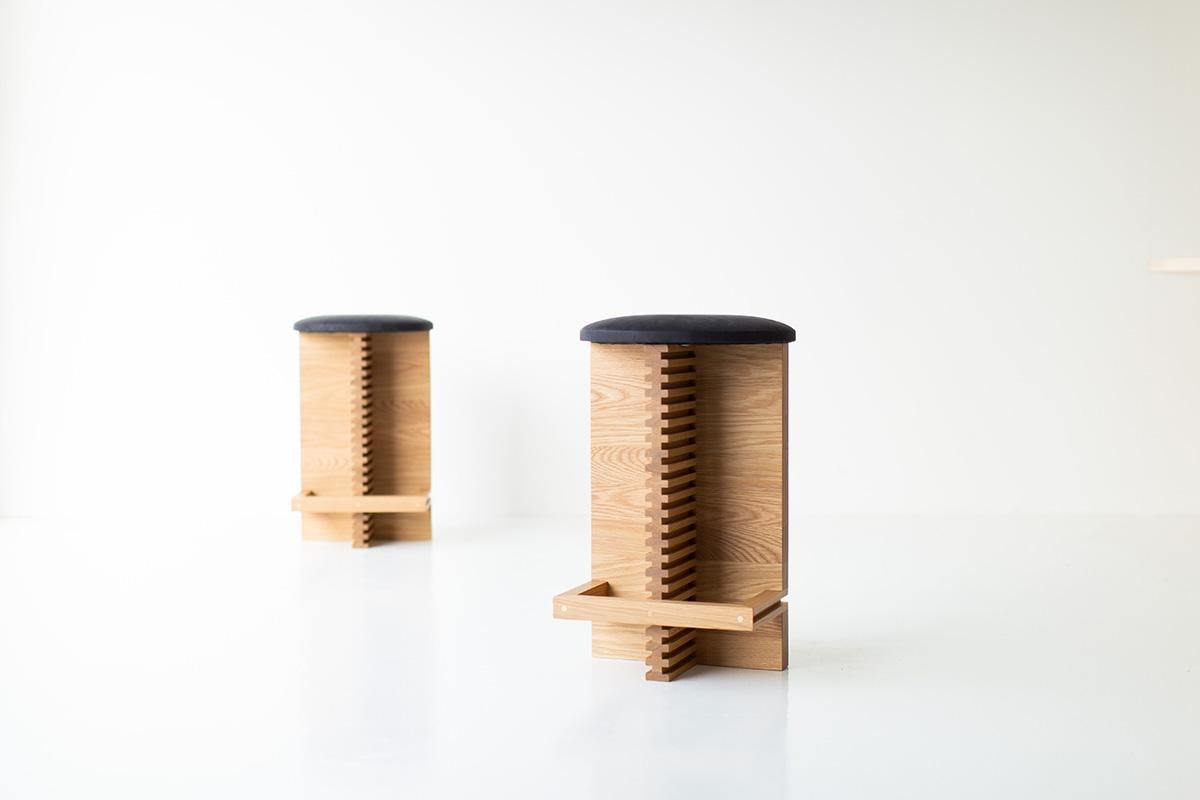Dieses Angebot bezieht sich auf eine nicht erstattungsfähige Anzahlung von 50% für (4) Cicely Hocker. Die restlichen 50 % werden nach Fertigstellung vor dem Versand fällig.

Diese Thekenhocker aus Weißeiche - Cicely sind aus massiver Weißeiche in