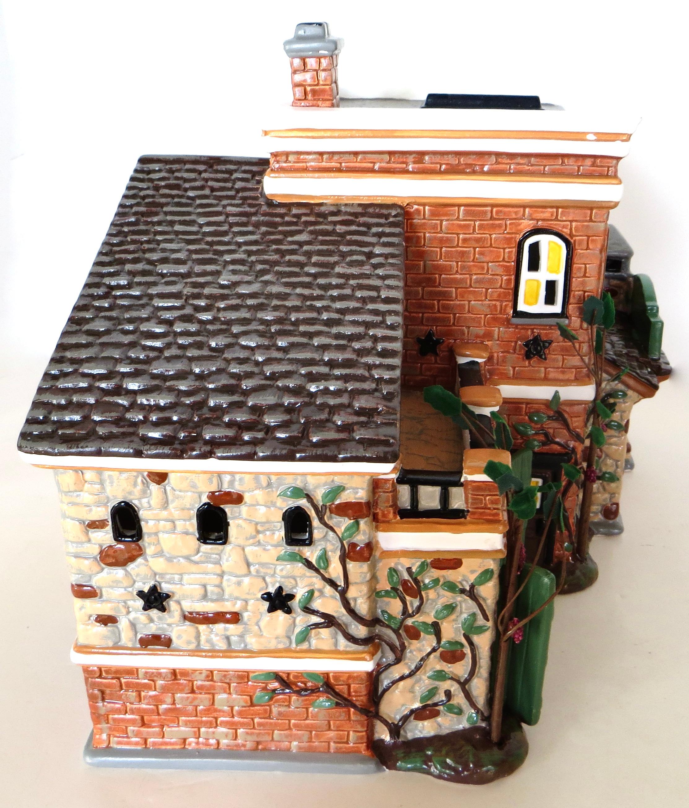 Dept.56 Bodega Grapevine Edificio de cerámica de la serie original Snow Village en Excelente estado para la venta en Incline Village, NV