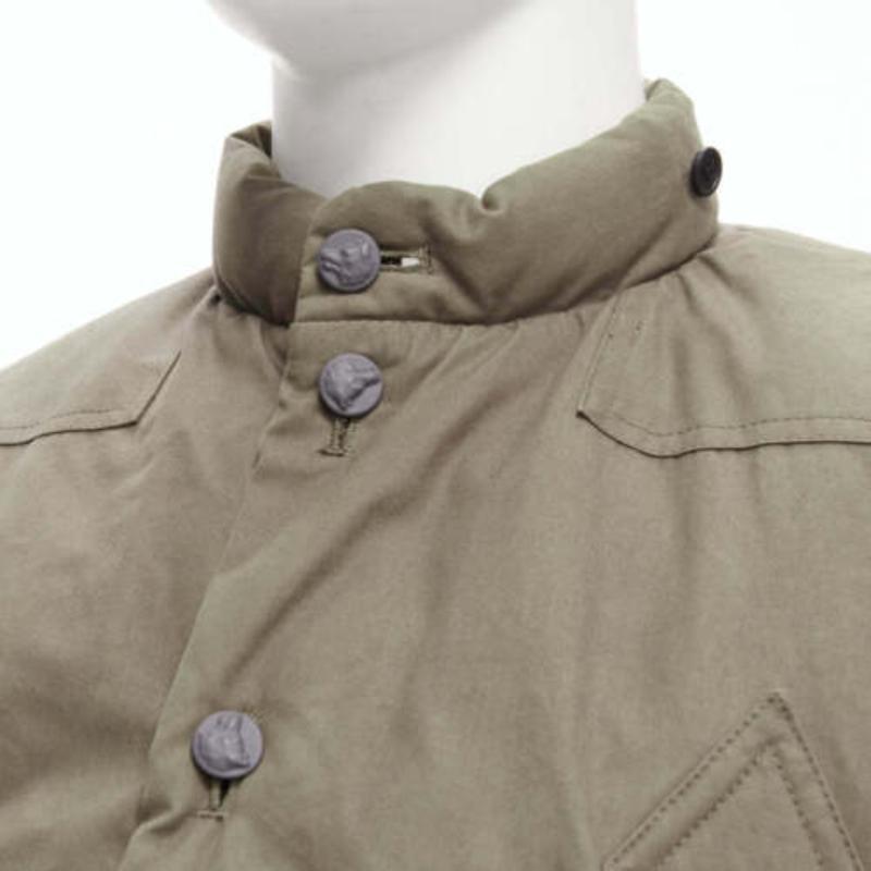 DER SAMMLER gilet in cotone ventile kaki resistente alle intemperie e imbottito EU48 M.
Riferimento: YNWG/A00190
Marchio: Der Sammler
Materiale: Cotone
Colore: cachi, viola
Modello: Tinta unita
Chiusura: bottone
Fodera: Tessuto viola
Dettagli extra: