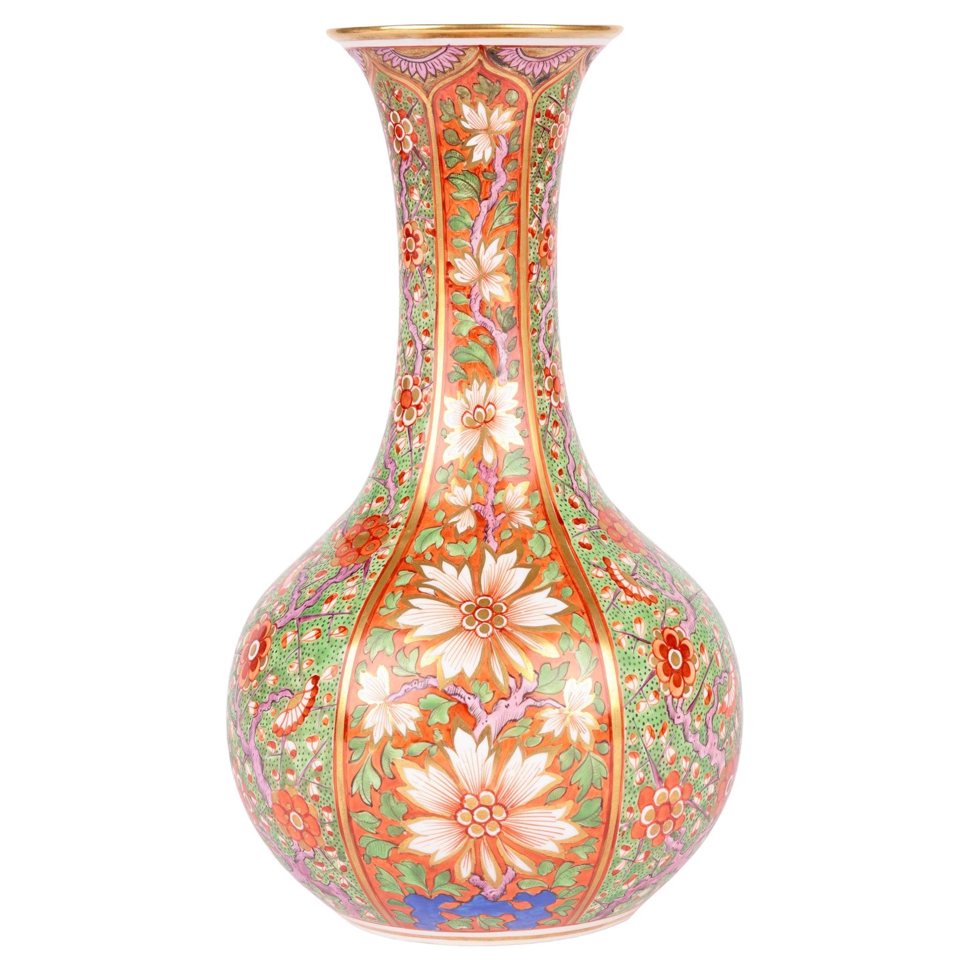 Spätgeorgianische Porzellanvase in Flaschenform mit Blumenmuster von Derby  